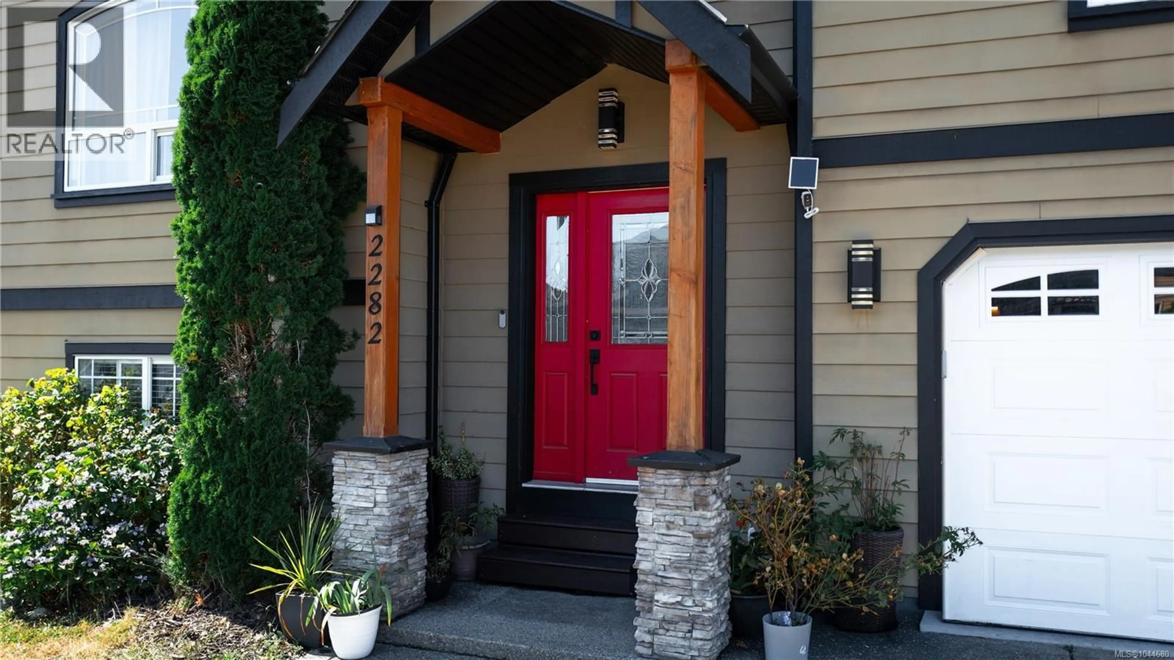 Indoor entryway for 2282 CHURCH HILL DRIVE, Sooke British Columbia V9Z0W3