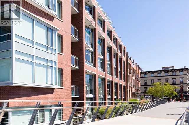 M11 - 456 PANDORA AVENUE, Victoria 3