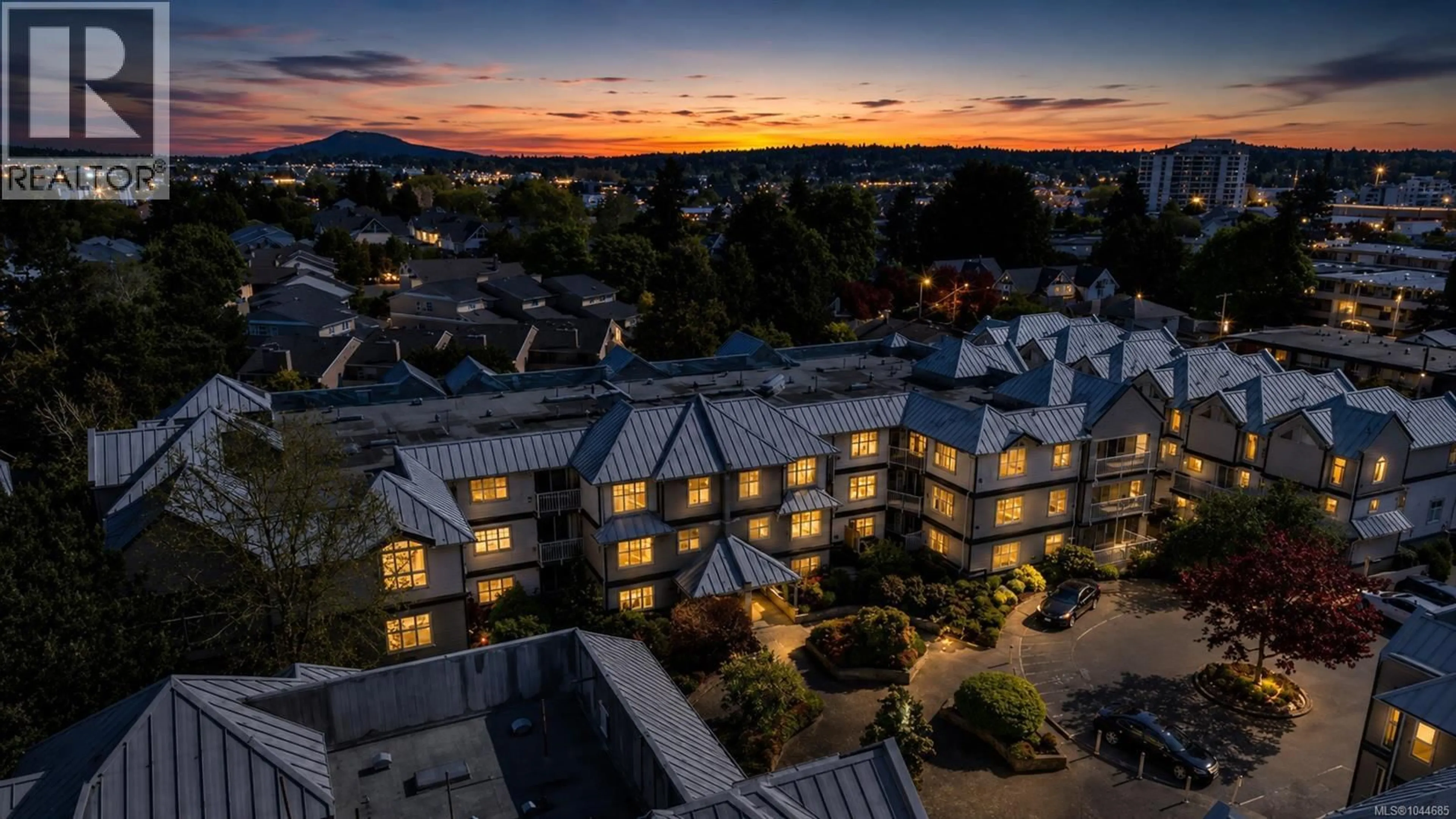 A pic from outside/outdoor area/front of a property/back of a property/a pic from drone, mountain view for 307 - 3010 WASHINGTON AVENUE, Victoria British Columbia V9A1P6