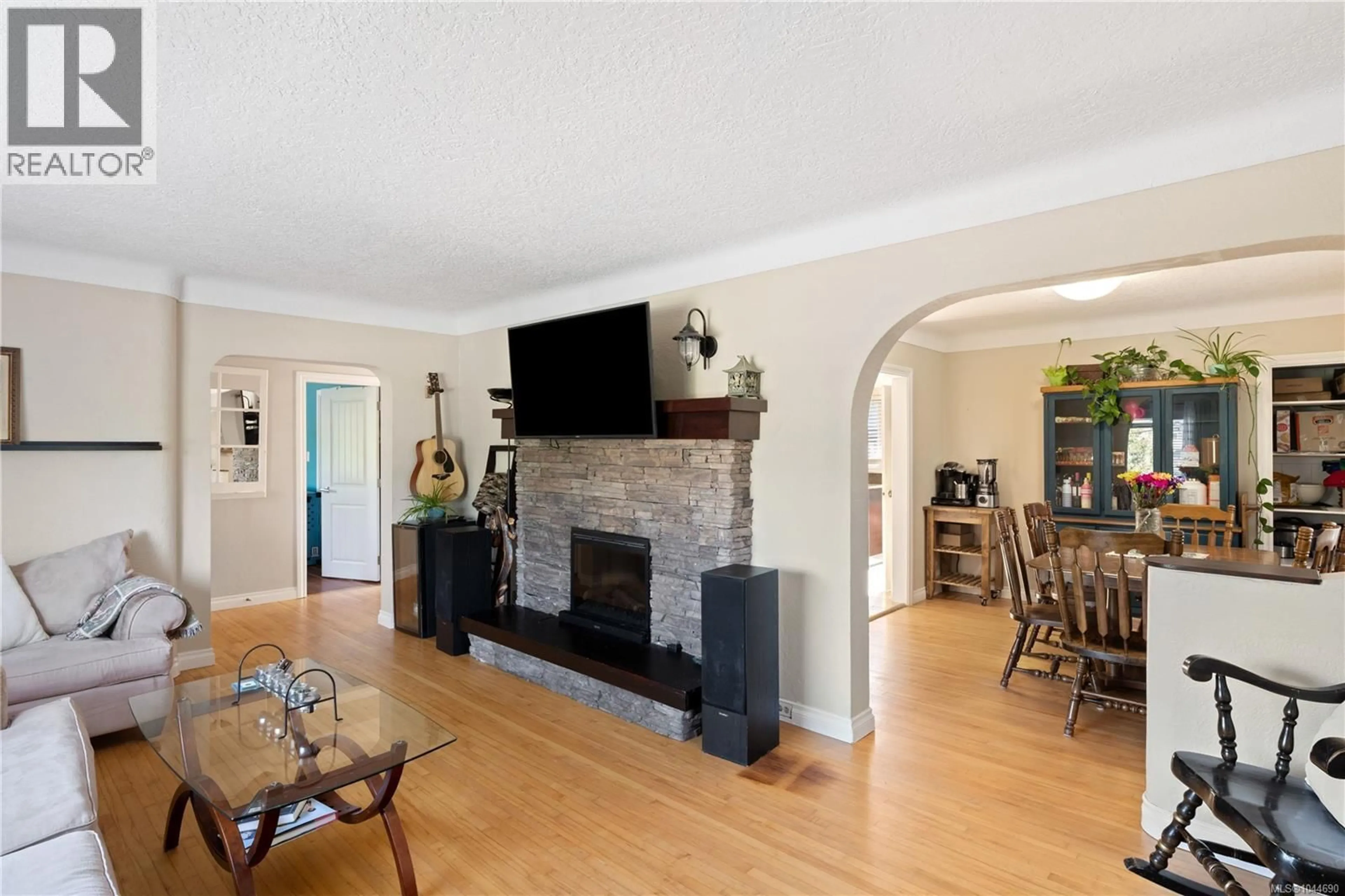 Living room with furniture, unknown for 3354 VISION WAY, Langford British Columbia V9C0E4
