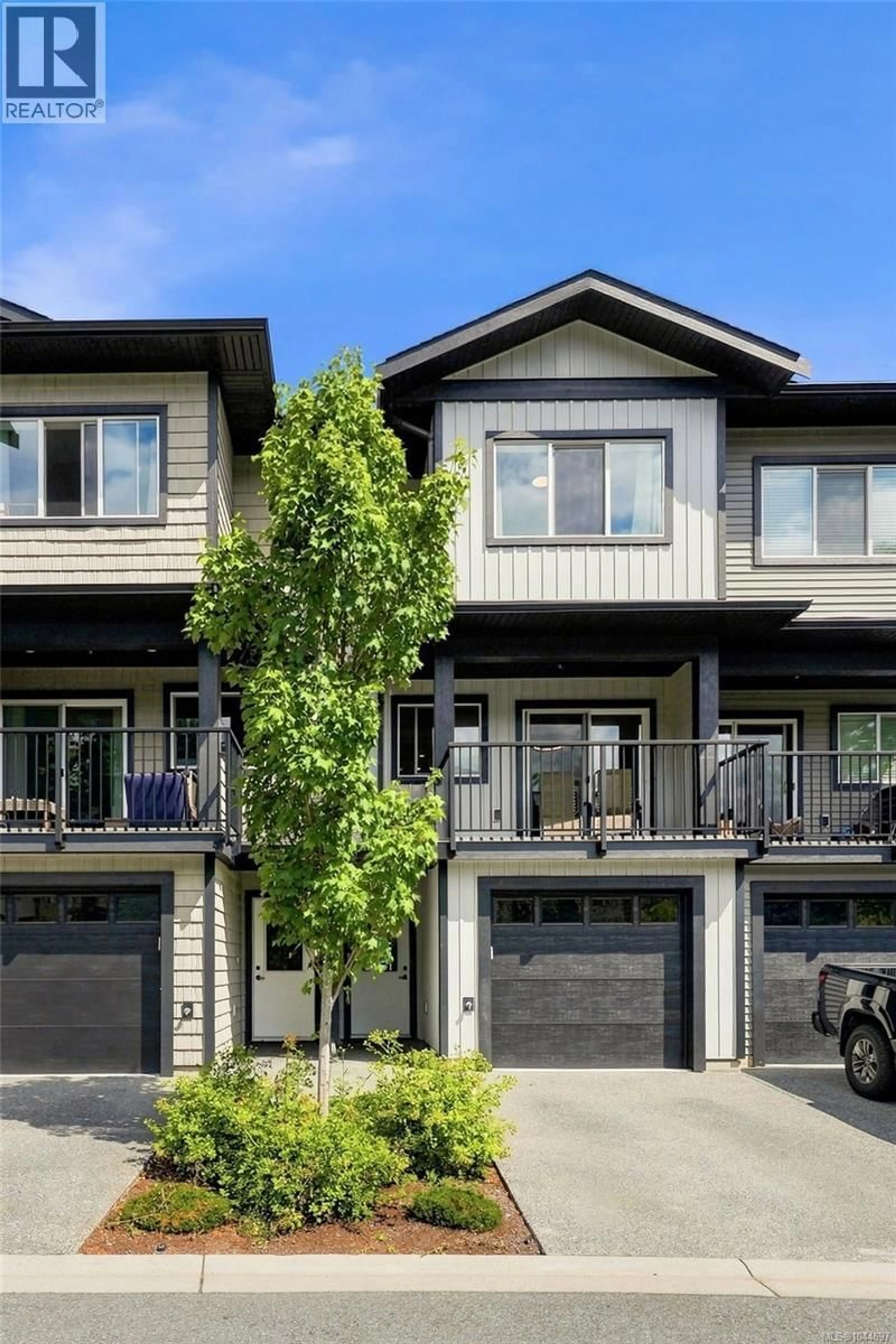 Home with vinyl exterior material, street for 129 - 600 NINTH STREET, Nanaimo British Columbia V9R0L4