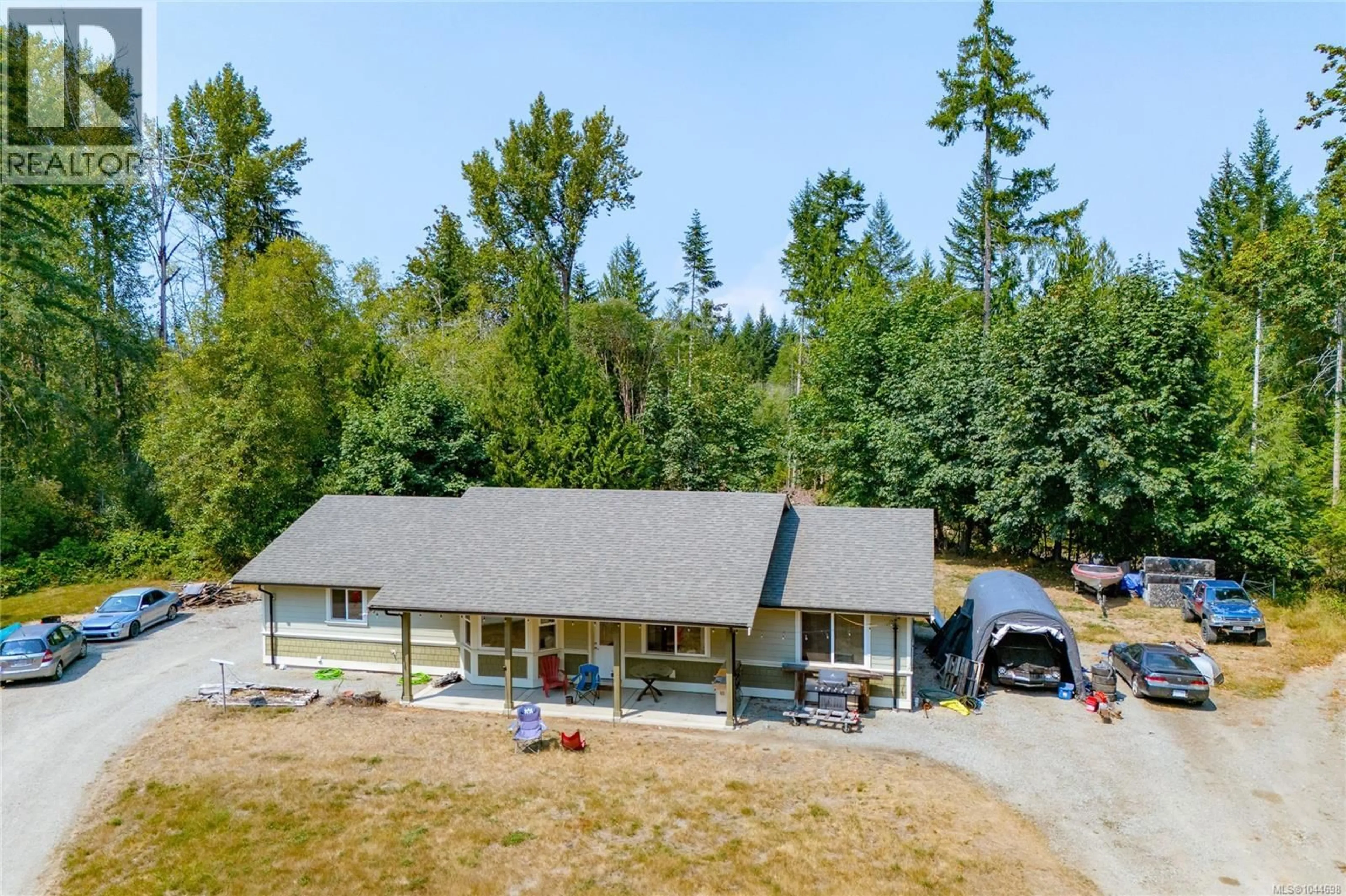 A pic from outside/outdoor area/front of a property/back of a property/a pic from drone, unknown for 4005 ROWE ROAD, Duncan British Columbia V9L6T1