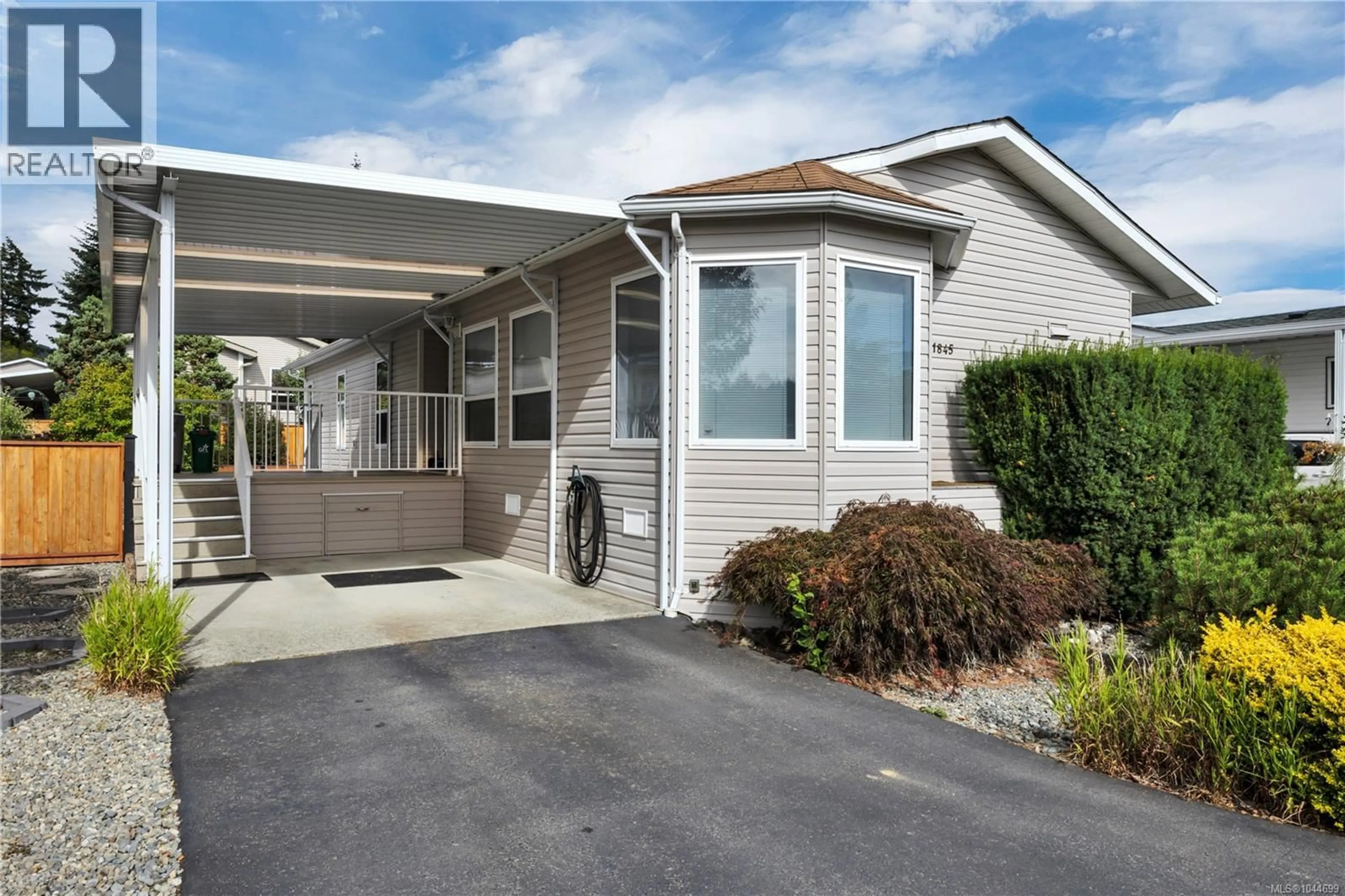 Home with vinyl exterior material, street for 1845 NOORZAN STREET, Nanaimo British Columbia V9R6N1