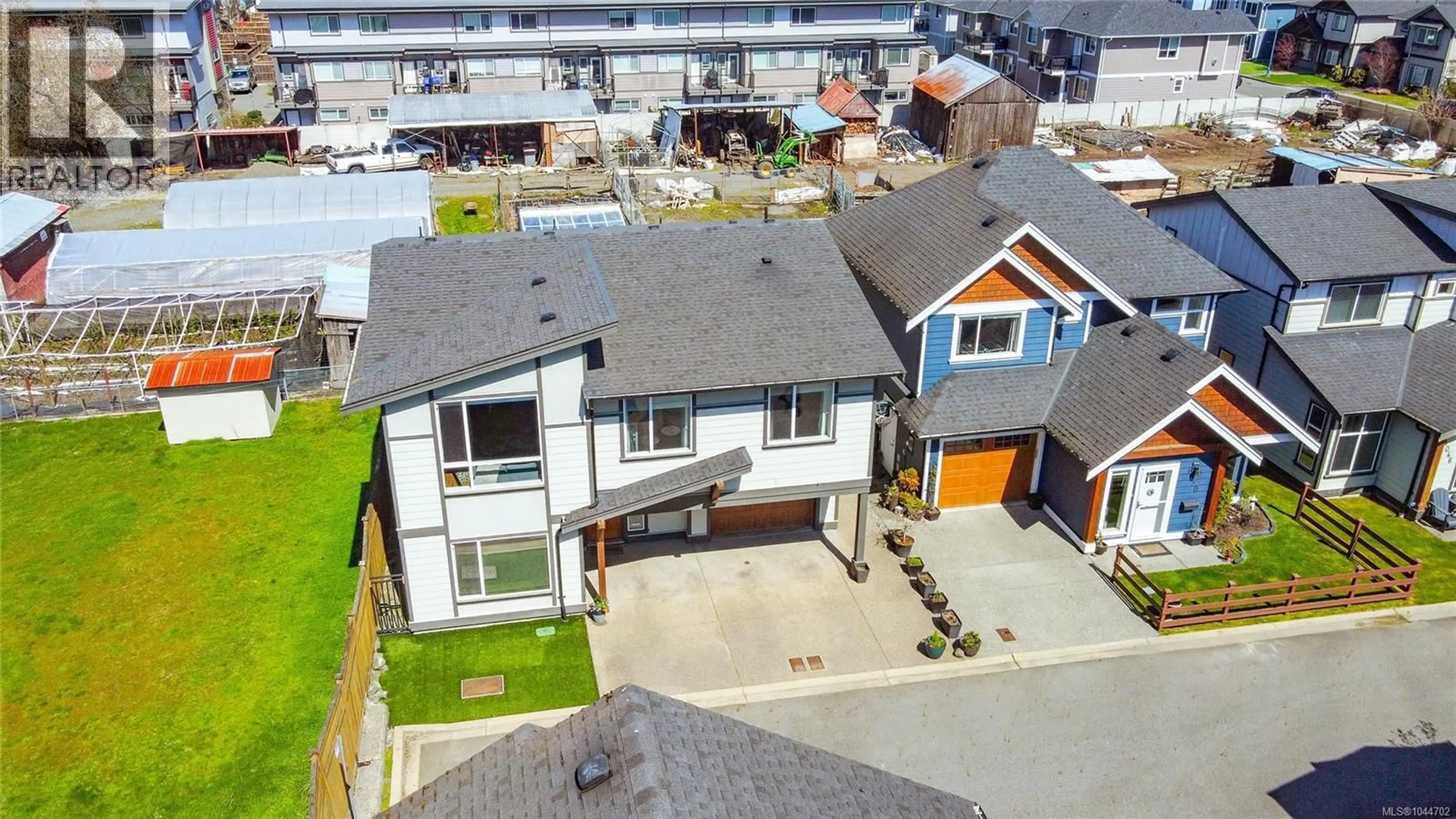 A pic from outside/outdoor area/front of a property/back of a property/a pic from drone, street for 1054 WHITNEY COURT, Langford British Columbia V9C0G9