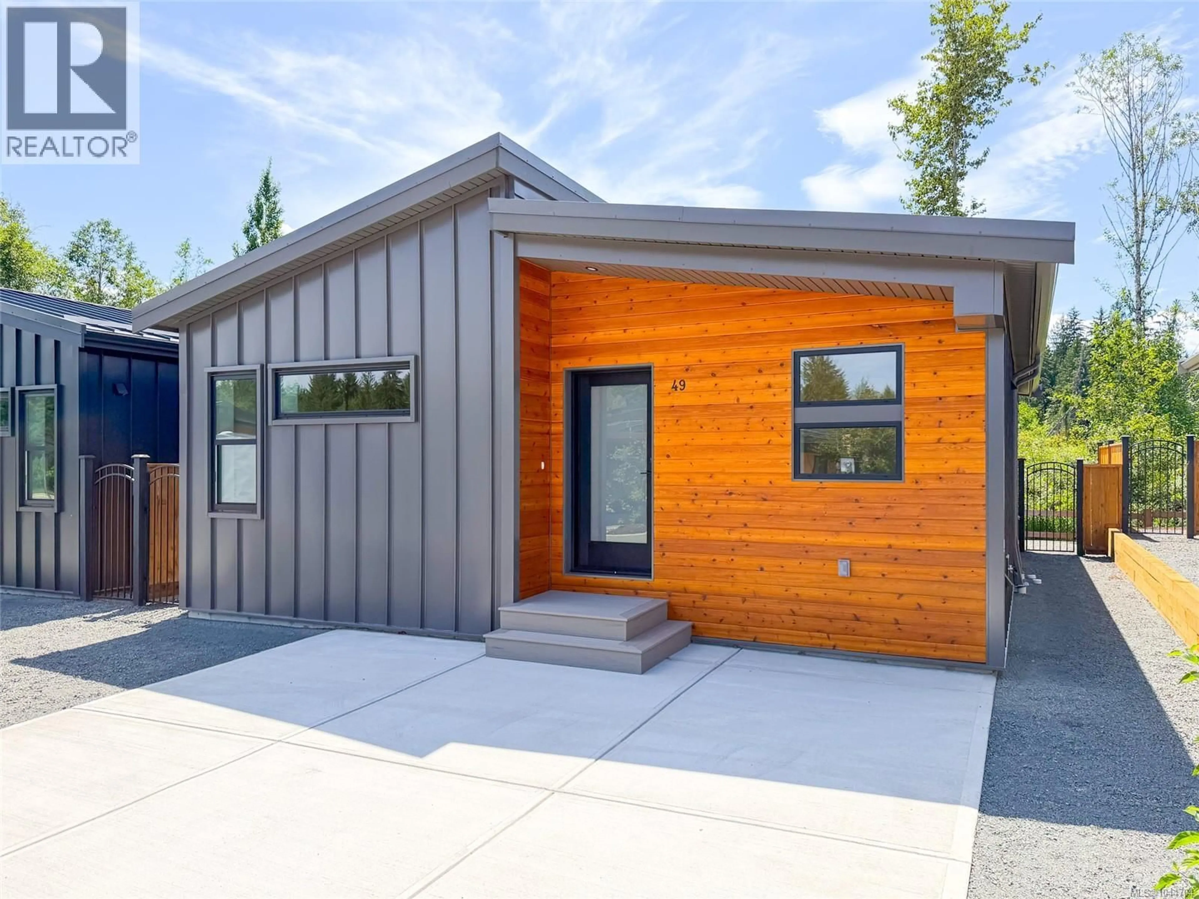 Home with vinyl exterior material, street for 49 - 3025 ROYSTON ROAD, Cumberland British Columbia V9N1S0