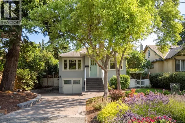 2168 BARTLETT AVENUE, Oak Bay 2