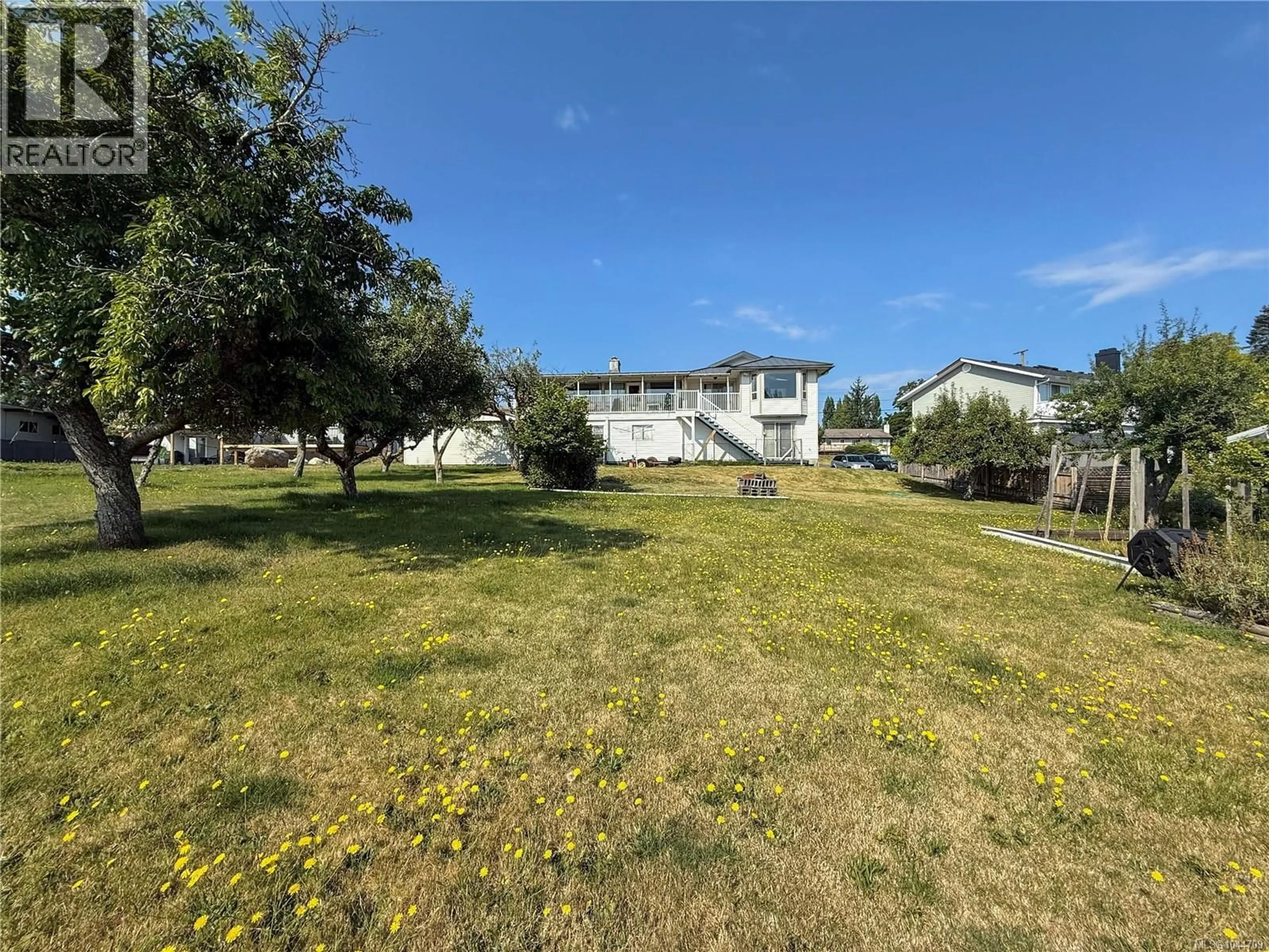 A pic from outside/outdoor area/front of a property/back of a property/a pic from drone, street for 4453 BARCLAY ROAD, Campbell River British Columbia V9W4Z1