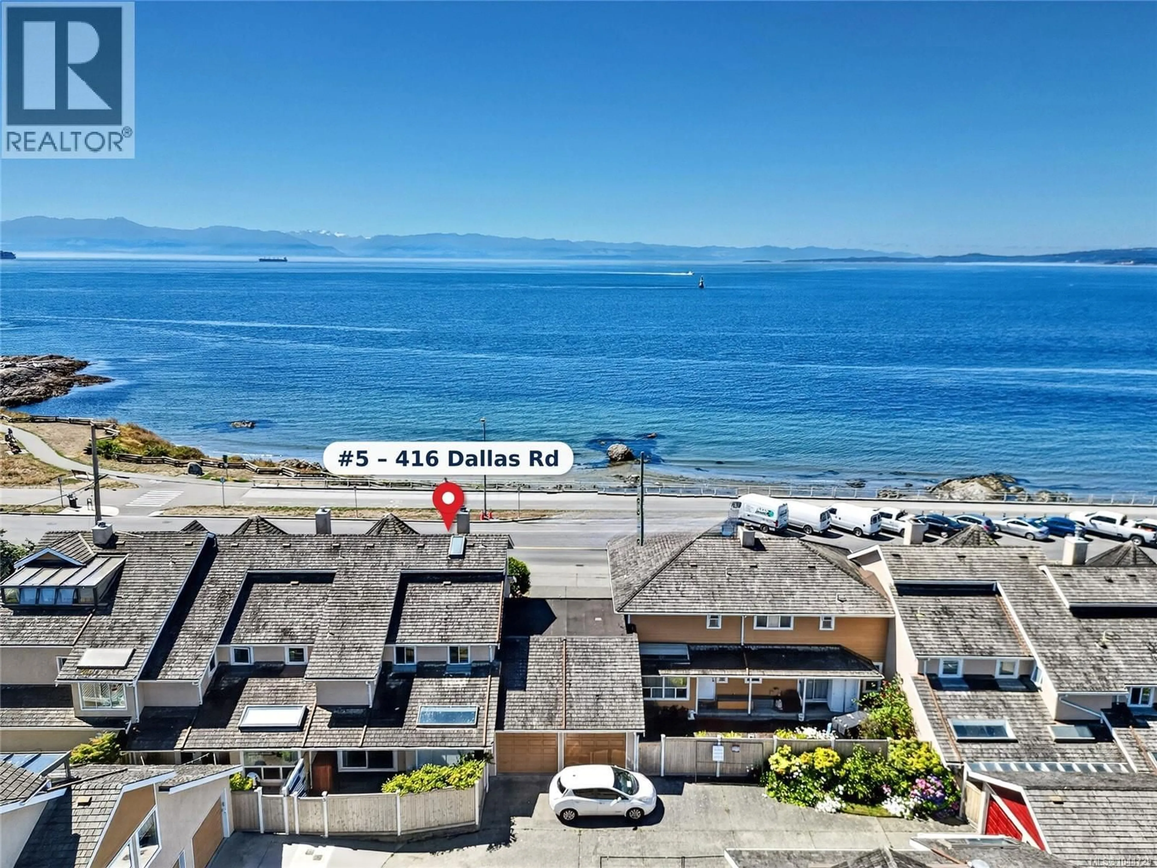 A pic from outside/outdoor area/front of a property/back of a property/a pic from drone, water/lake/river/ocean view for 5 - 416 DALLAS ROAD, Victoria British Columbia V8V1A9