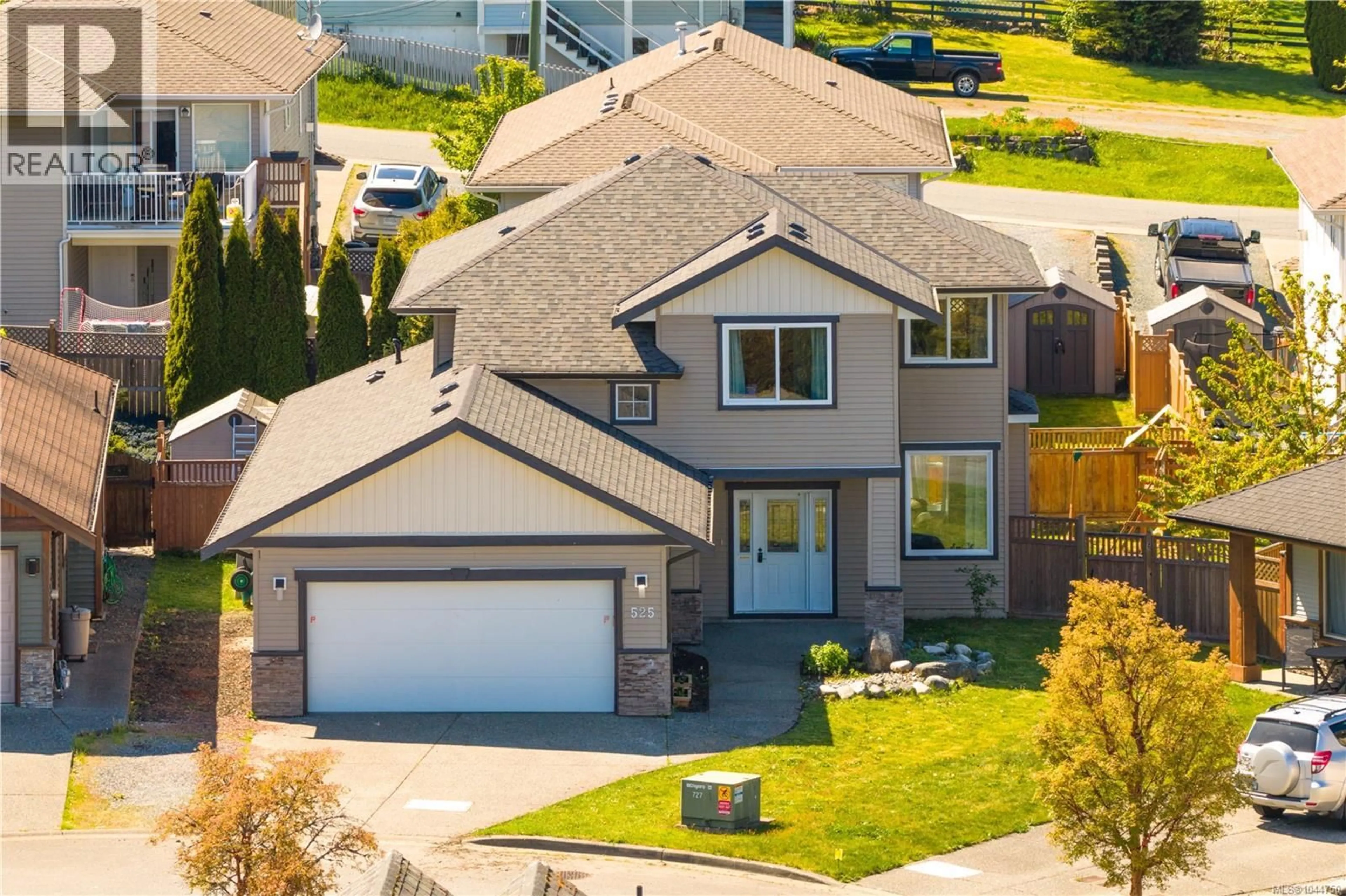 A pic from outside/outdoor area/front of a property/back of a property/a pic from drone, street for 525 BALLOU PLACE, Ladysmith British Columbia V9G2C7