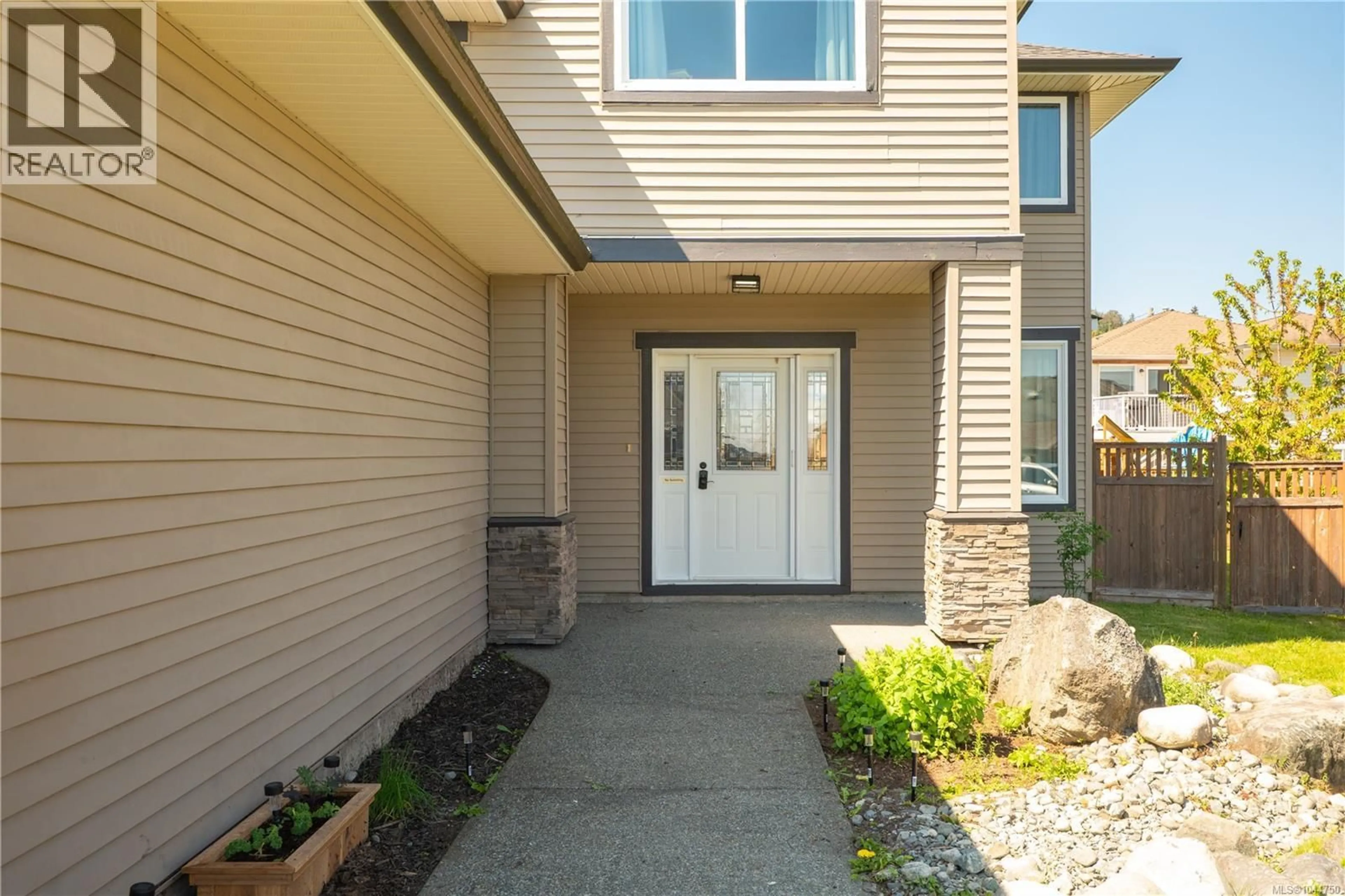 Indoor entryway for 525 BALLOU PLACE, Ladysmith British Columbia V9G2C7