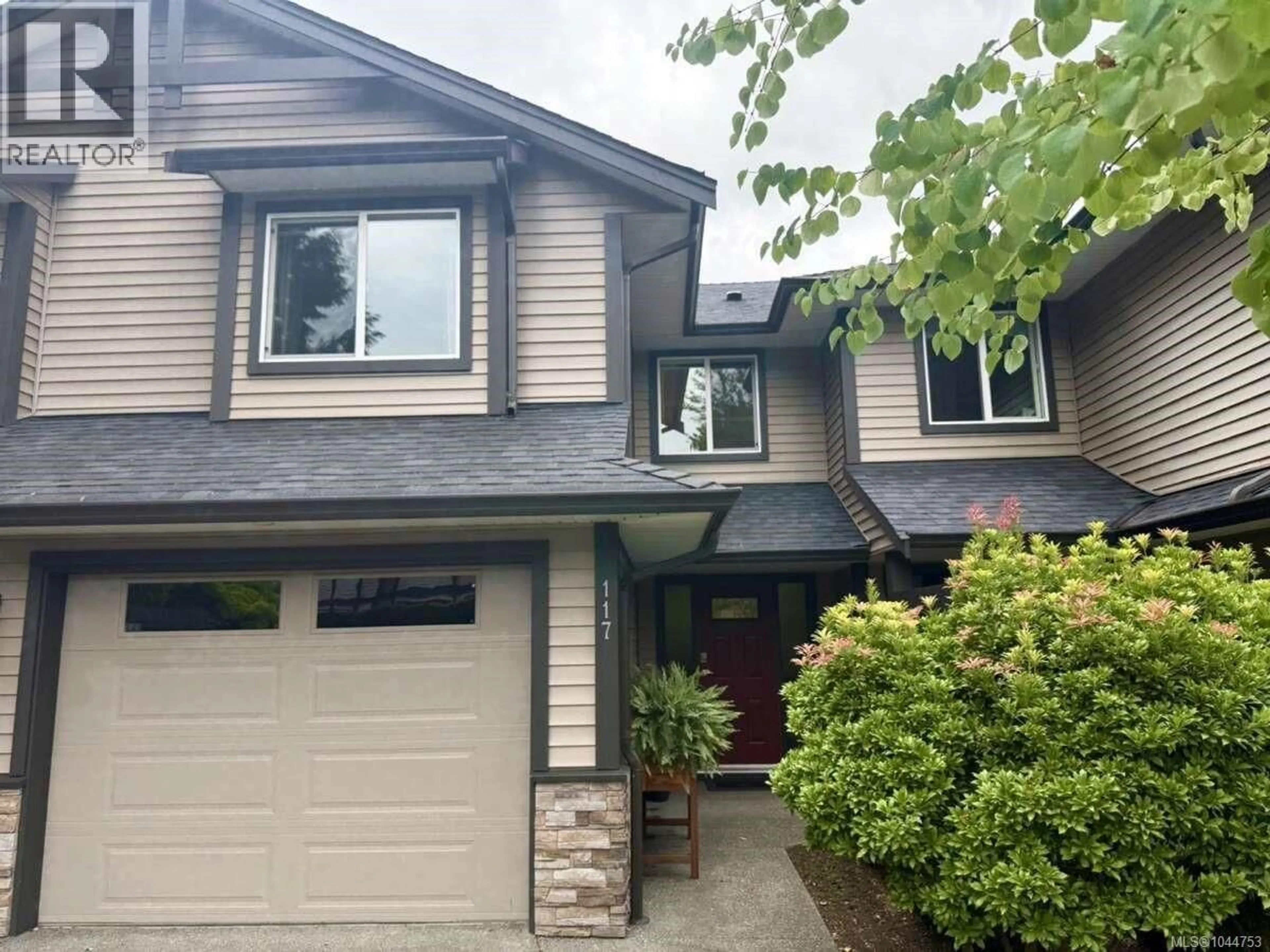 Home with vinyl exterior material, street for 117 - 4699 MUIR ROAD, Courtenay British Columbia V9N6A4