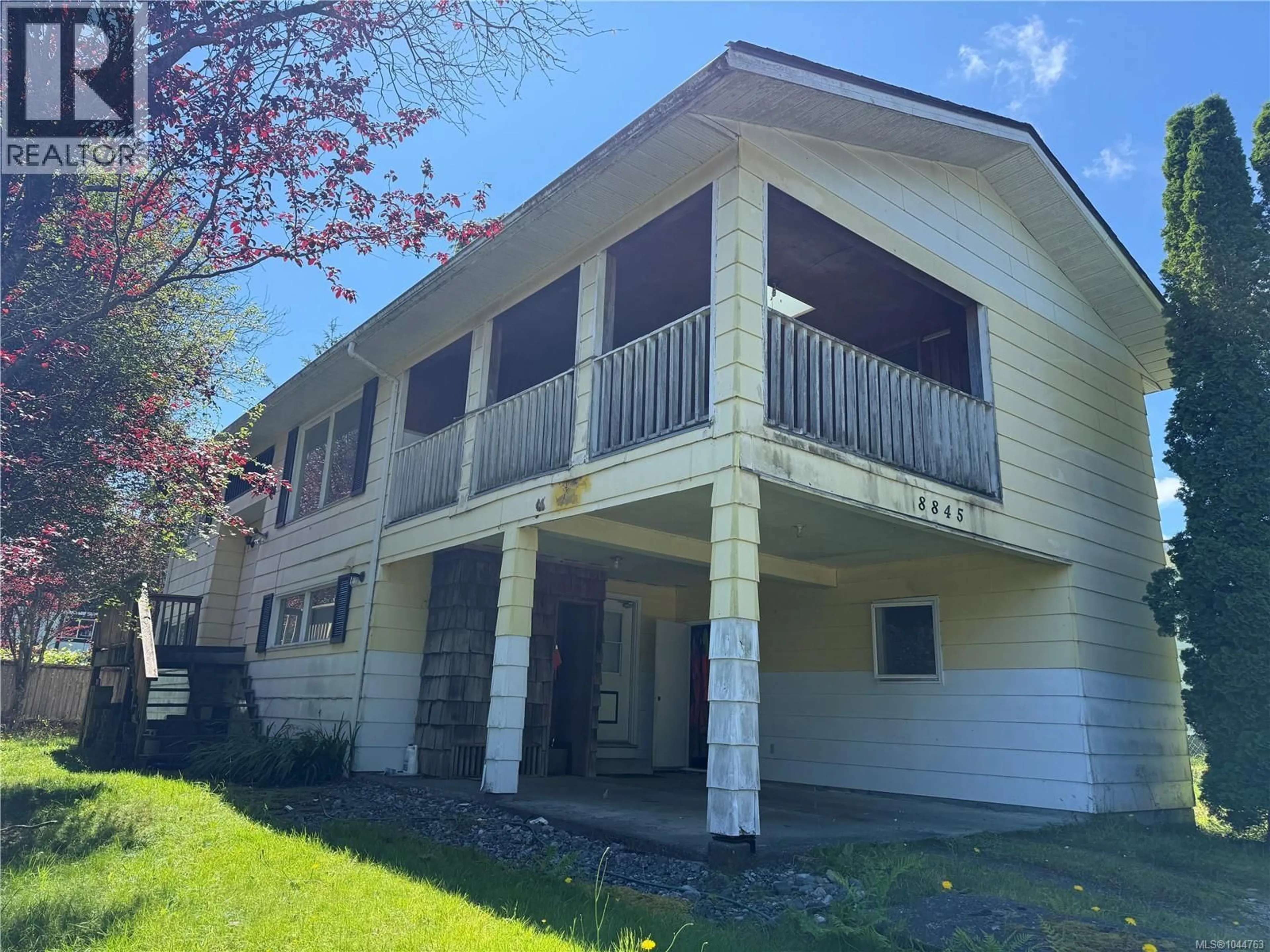 Home with vinyl exterior material, building for 8845 CENTRAL STREET, Port Hardy British Columbia V0N2P0