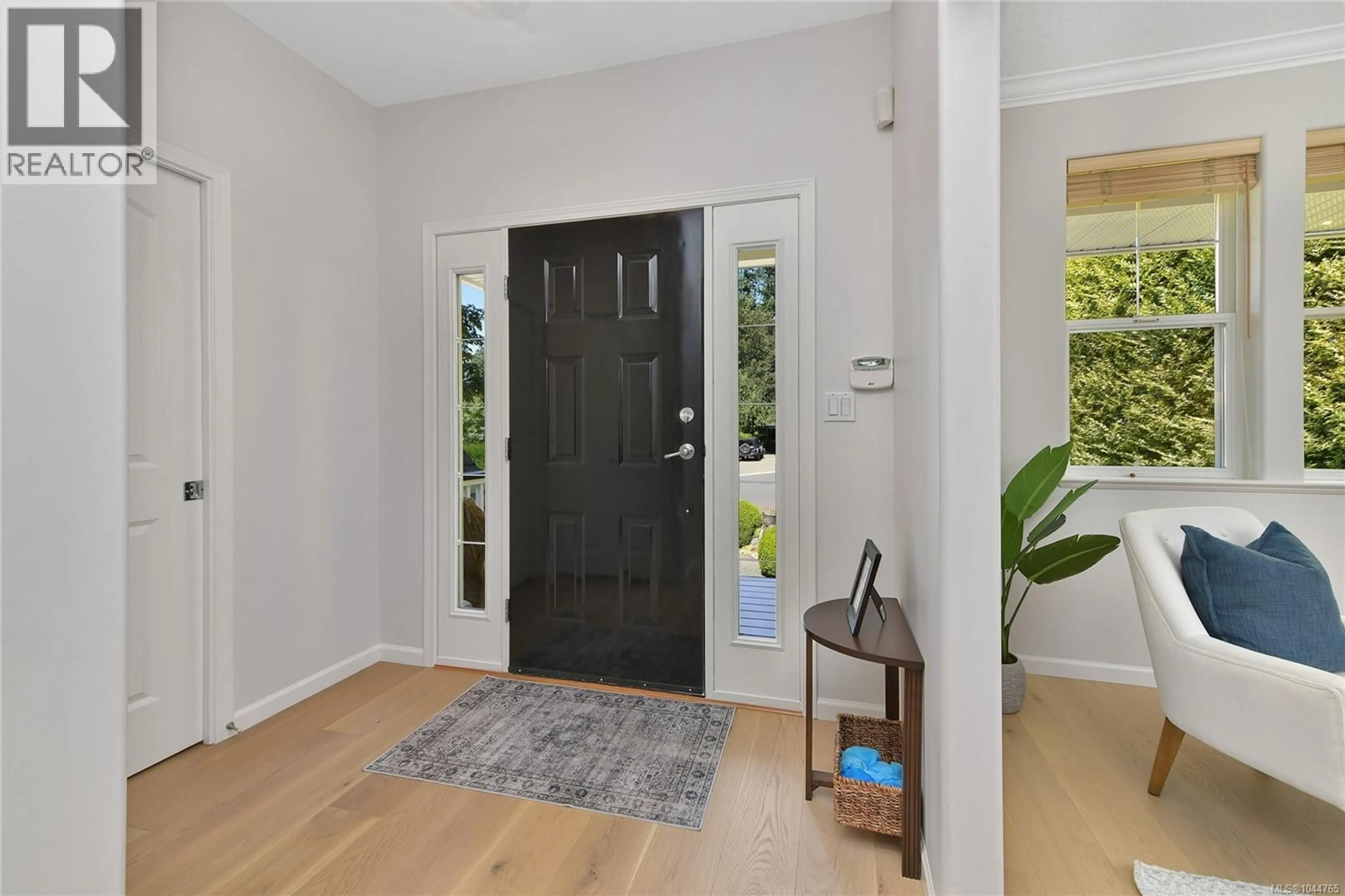 Indoor entryway for 209 SHADOW RIDGE PLACE, View Royal British Columbia V8Z5C8