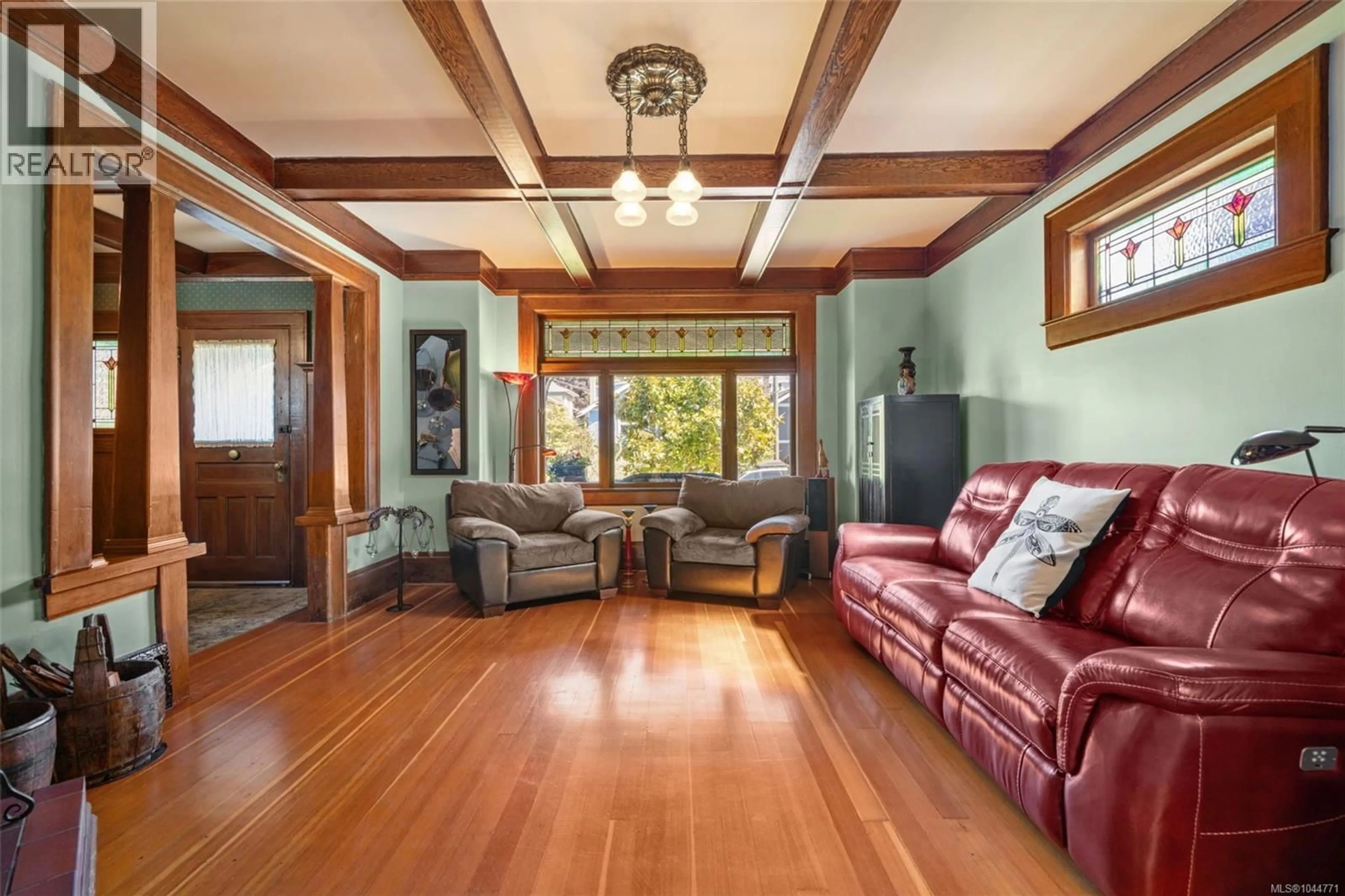 Living room with furniture, wood/laminate floor for 1271 MCKENZIE STREET, Victoria British Columbia V8V2W6