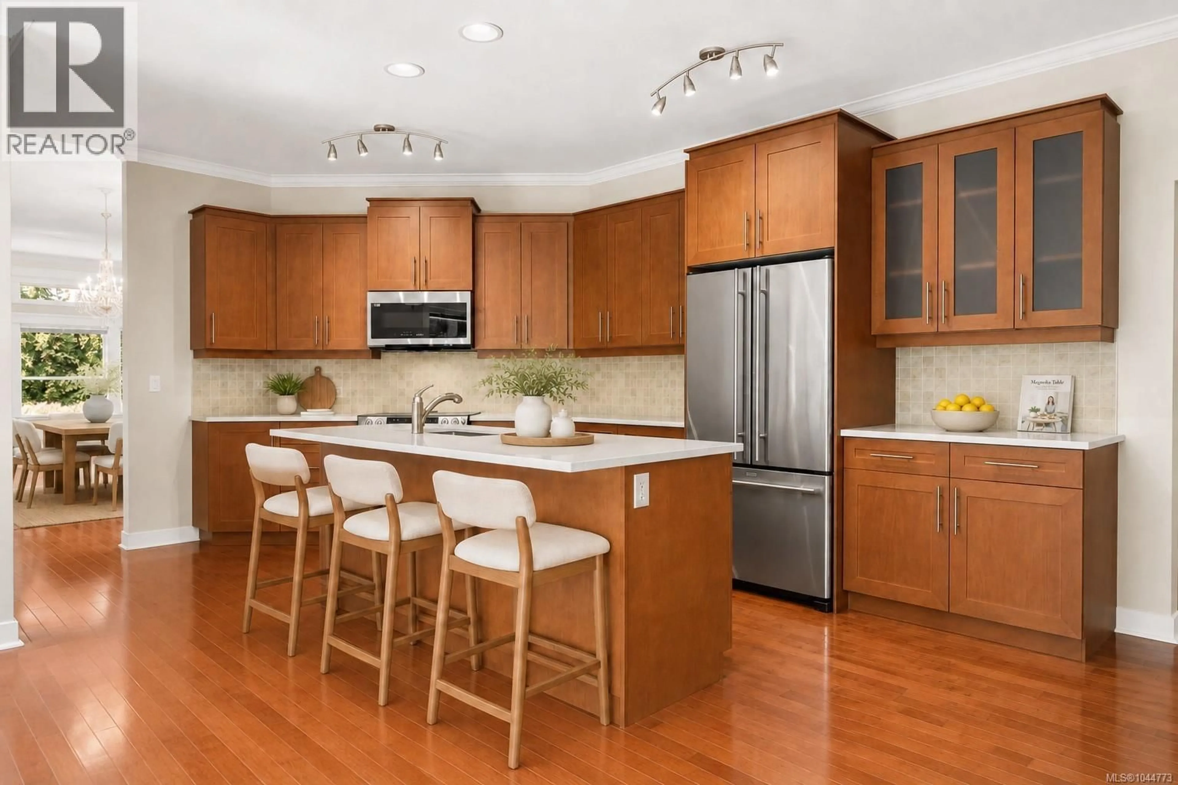 Open concept kitchen, unknown for 553 HEATHERDALE LANE, Saanich British Columbia V8Z0A4