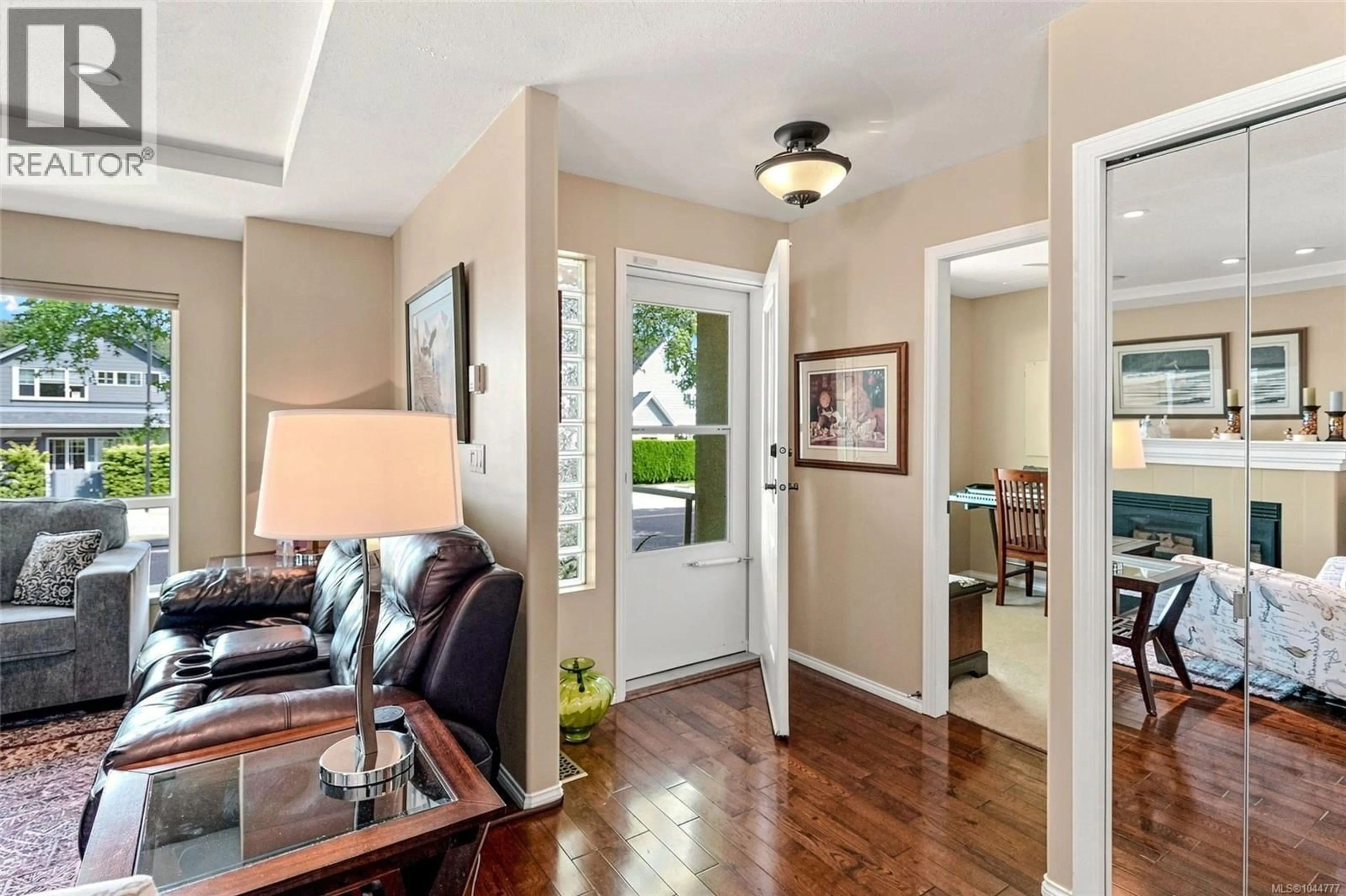 Indoor entryway for 808 STANHOPE ROAD, Parksville British Columbia V9P2T7