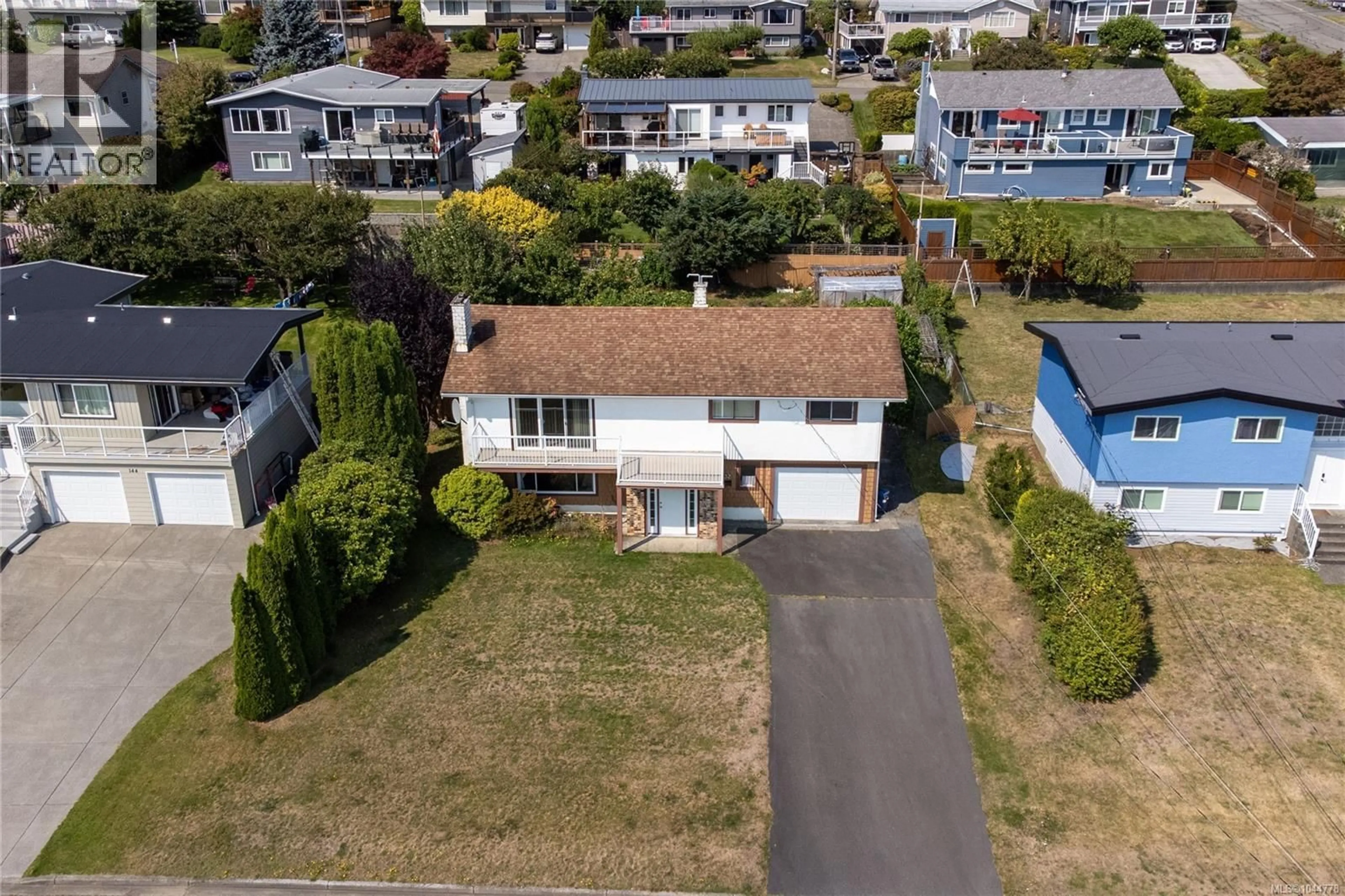A pic from outside/outdoor area/front of a property/back of a property/a pic from drone, street for 132 THULIN STREET SOUTH, Campbell River British Columbia V9W2J7