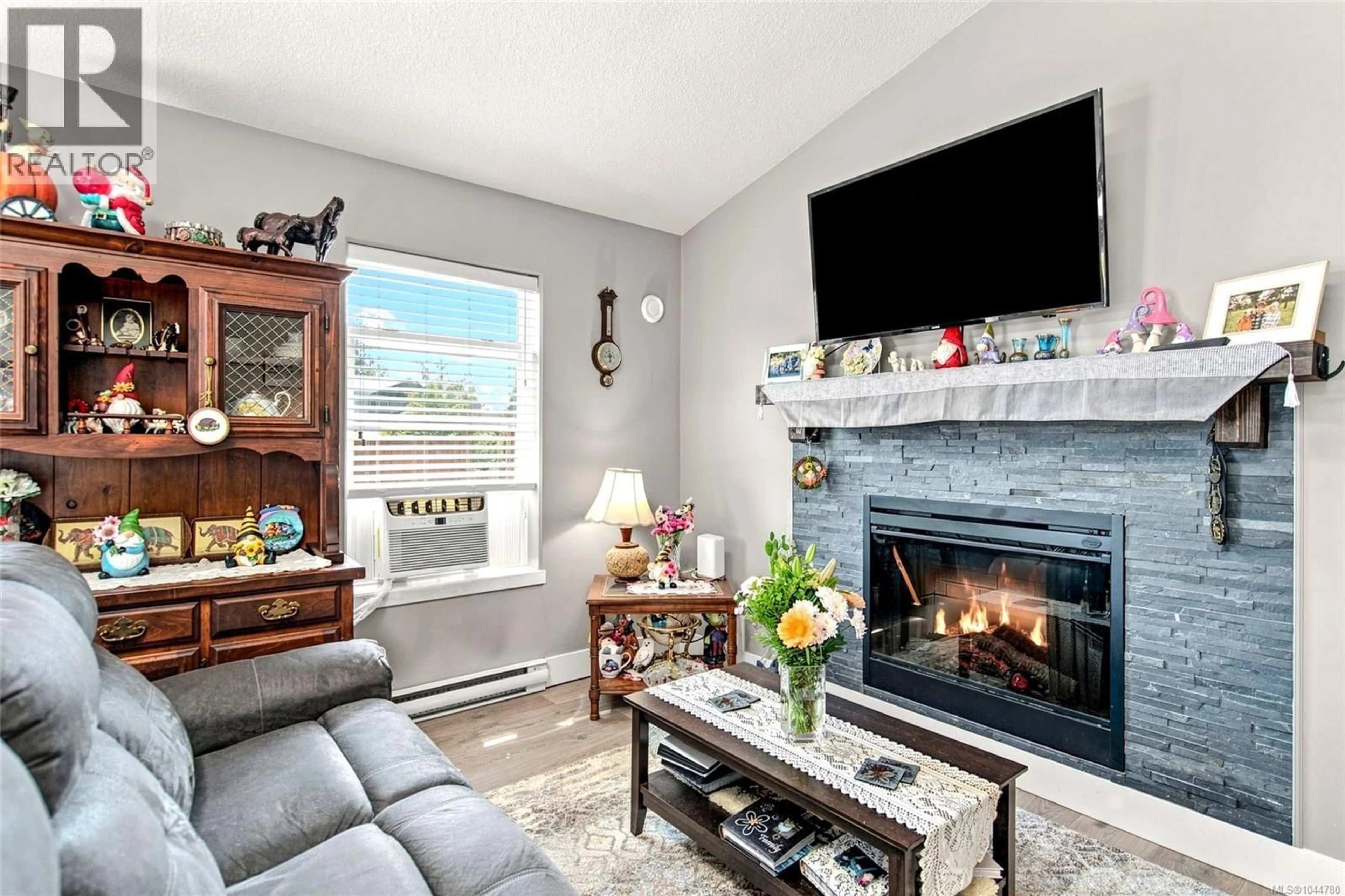 Living room with furniture, unknown for 100 CARLO PLACE, Nanaimo British Columbia V9X0B3