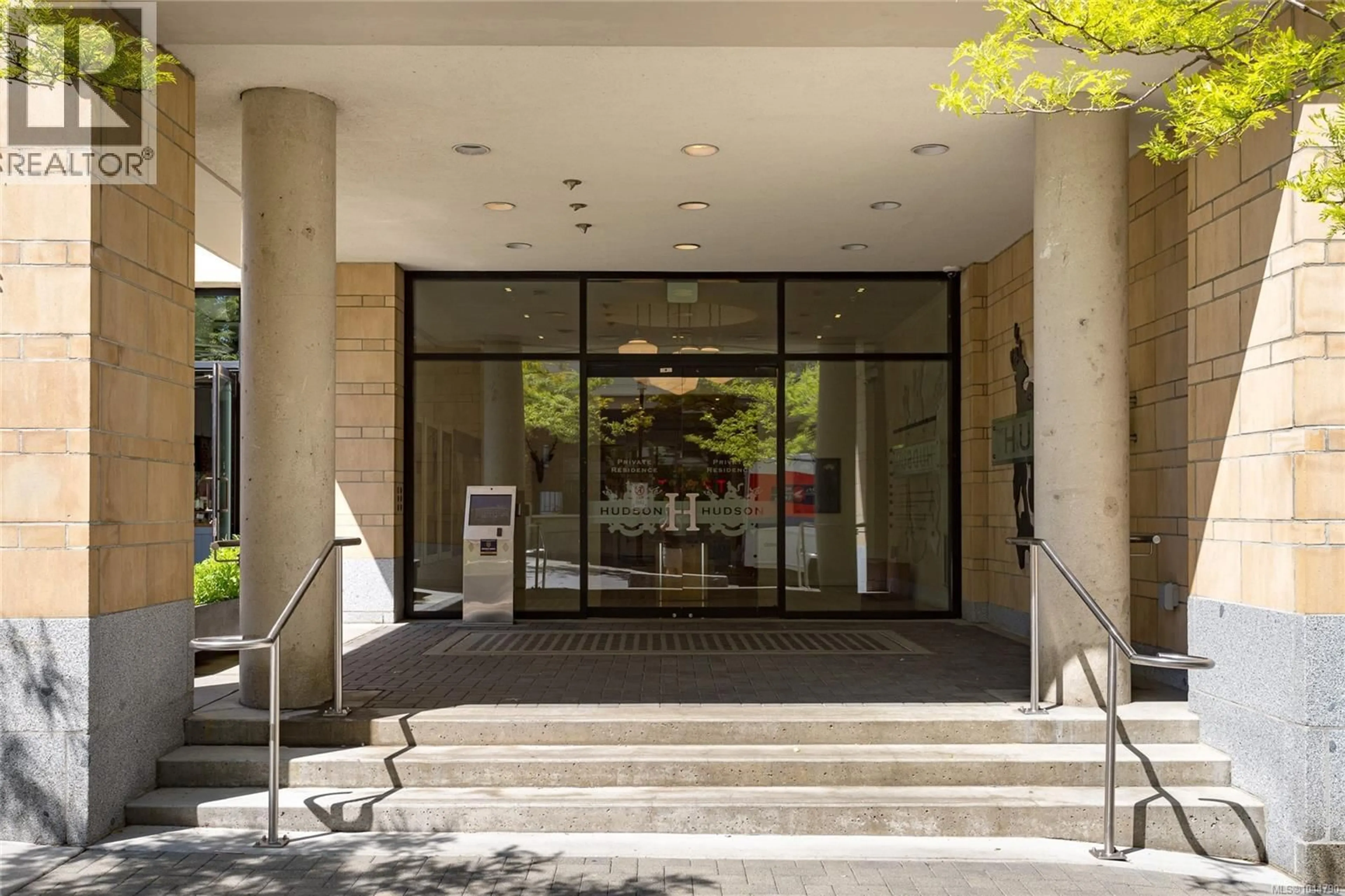 Lobby for 339 - 770 FISGARD STREET, Victoria British Columbia V8W0B8
