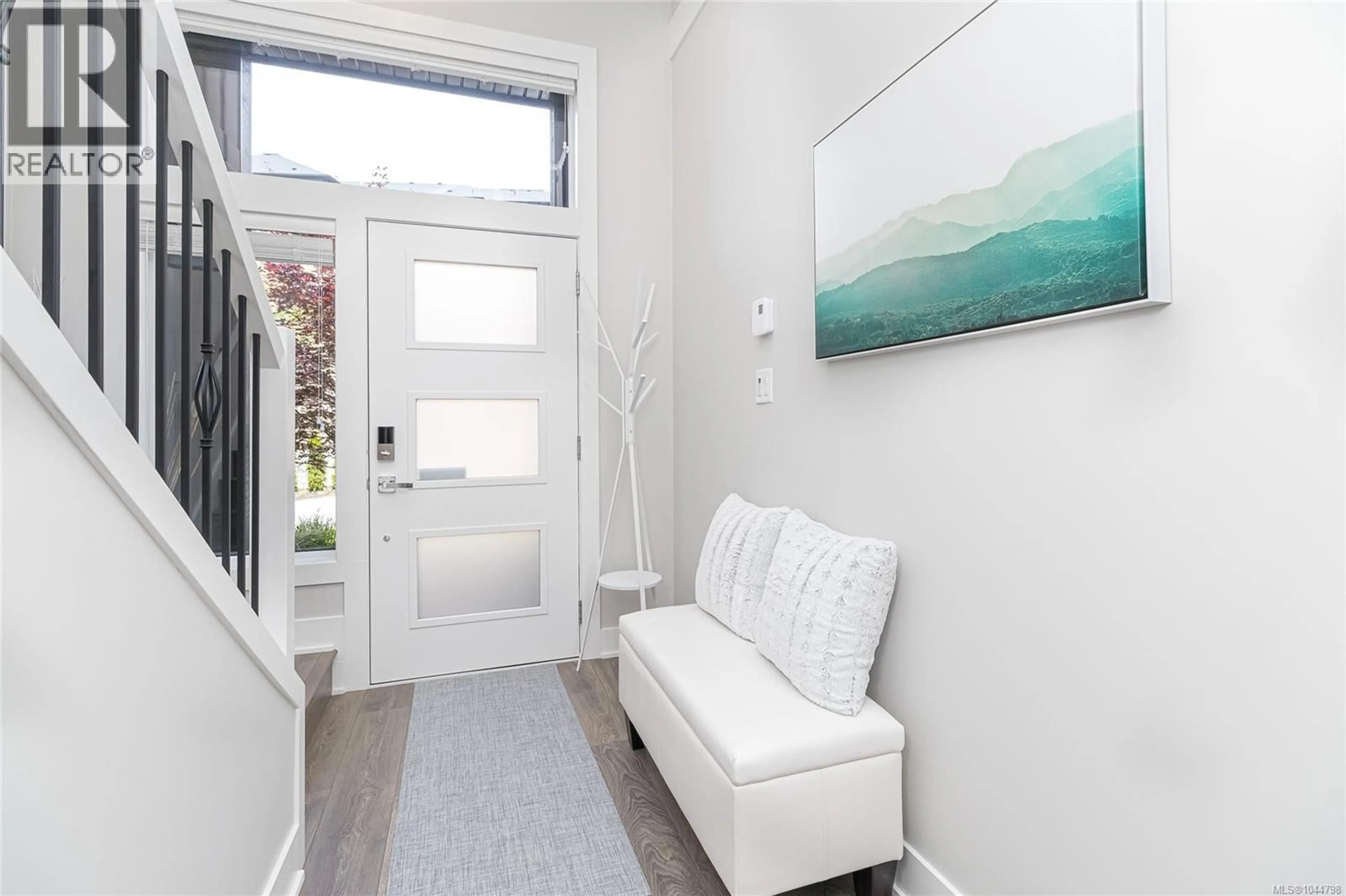 Indoor entryway for 2841 LUNAR COURT, Langford British Columbia V9B4M2