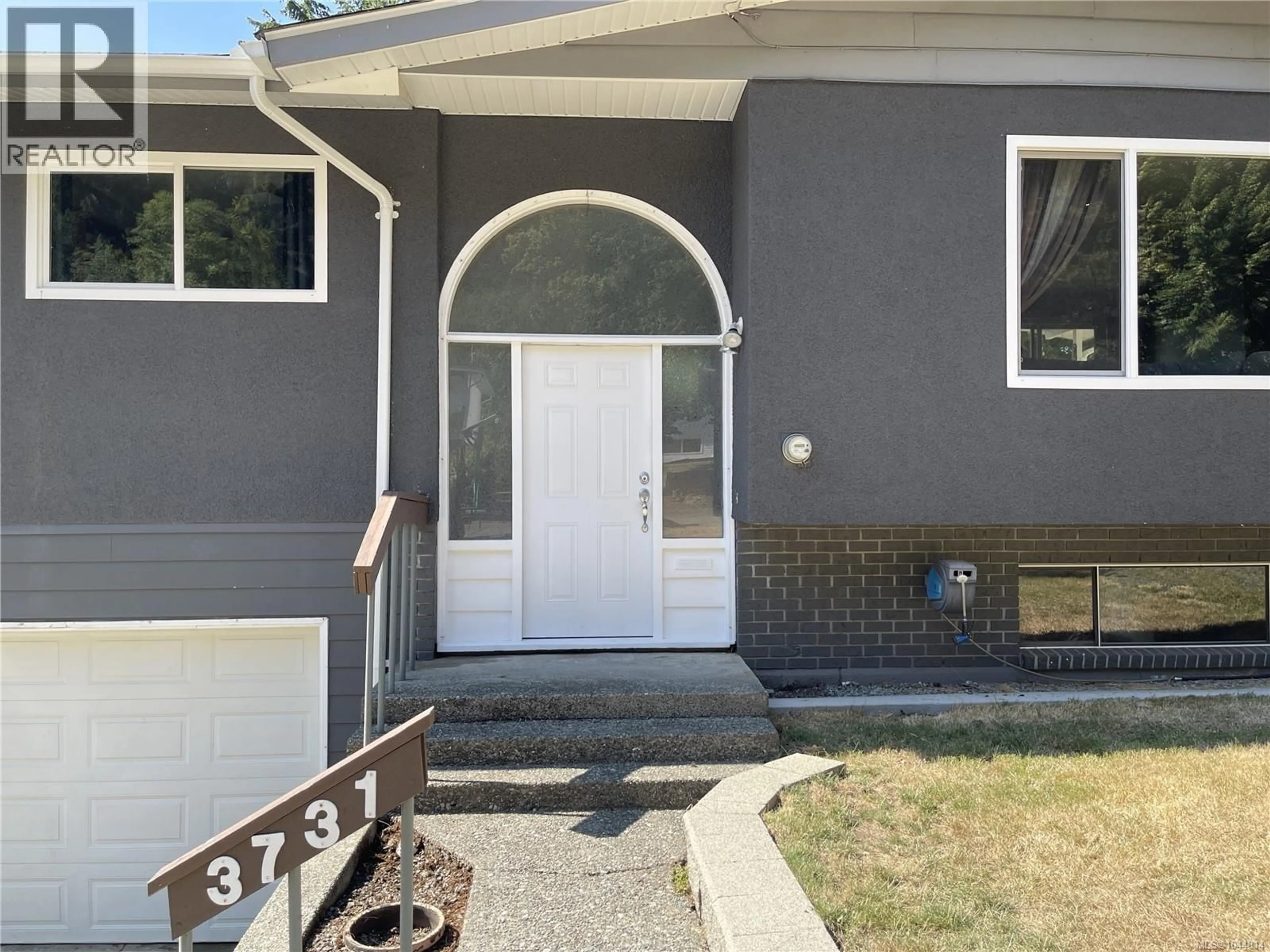 Home with vinyl exterior material, street for 3731 FOWLIE CRESCENT, Port Alberni British Columbia V9Y1C6