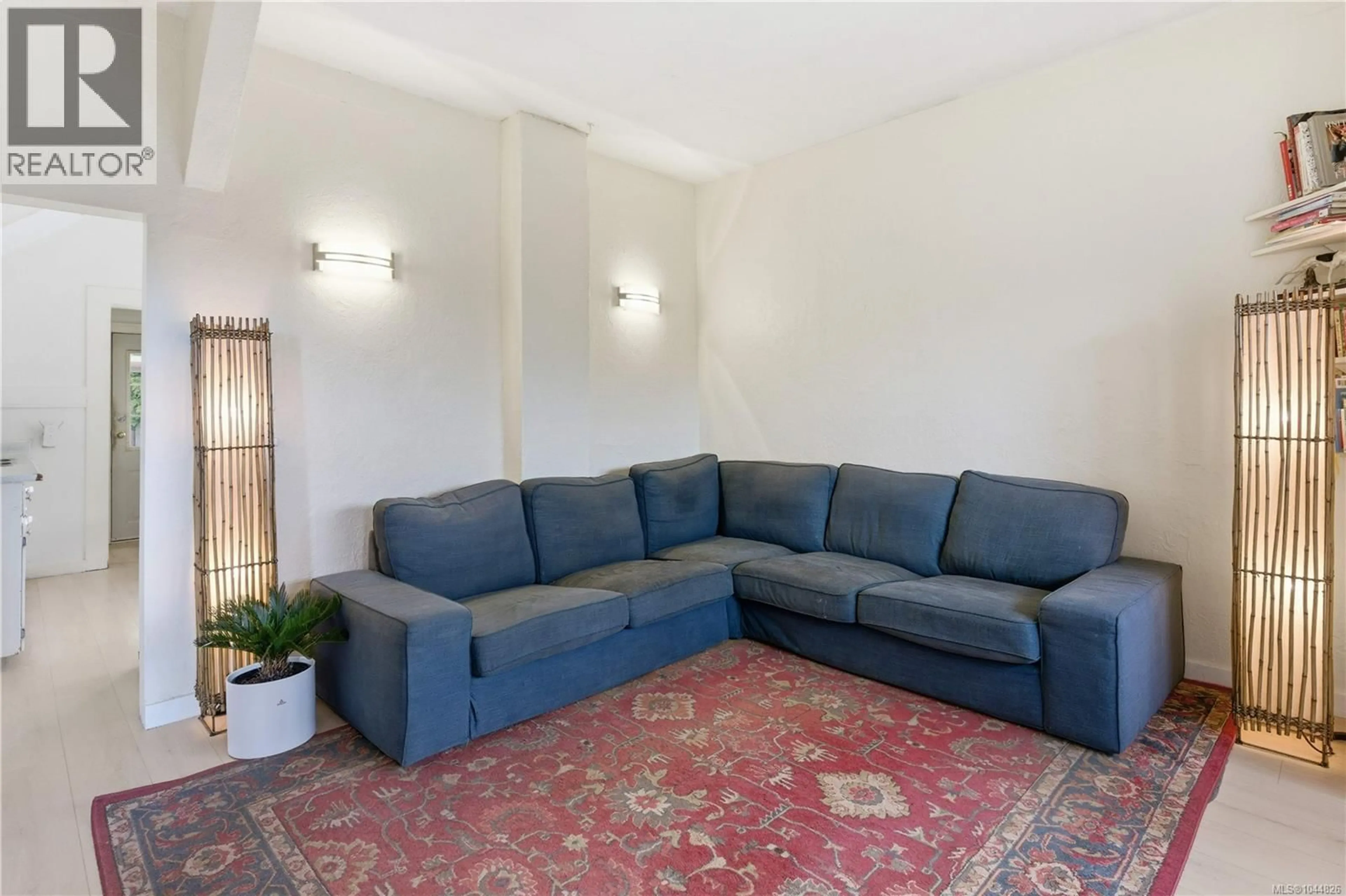Living room with furniture, carpet floor for 236 CREASE AVENUE, Saanich British Columbia V8Z1S9
