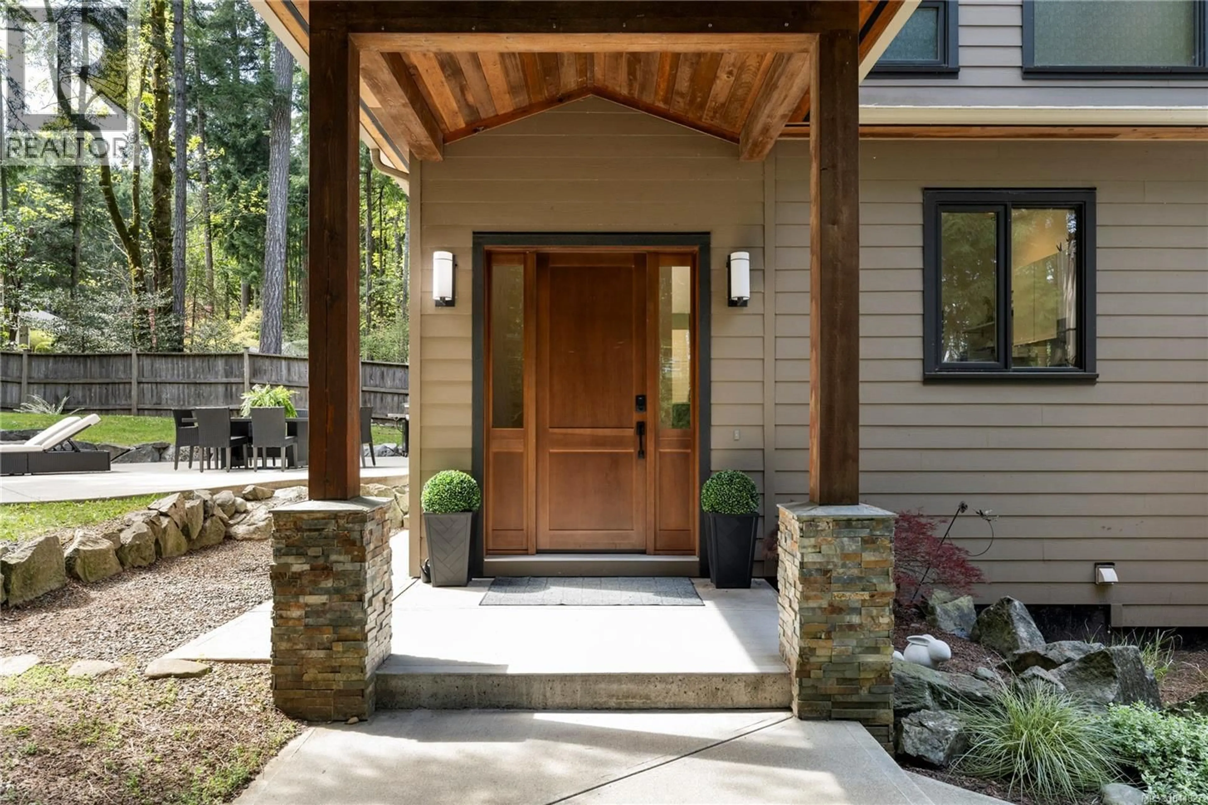 Indoor entryway for 7817 SUPERIOR ROAD, Lantzville British Columbia V0R2H0