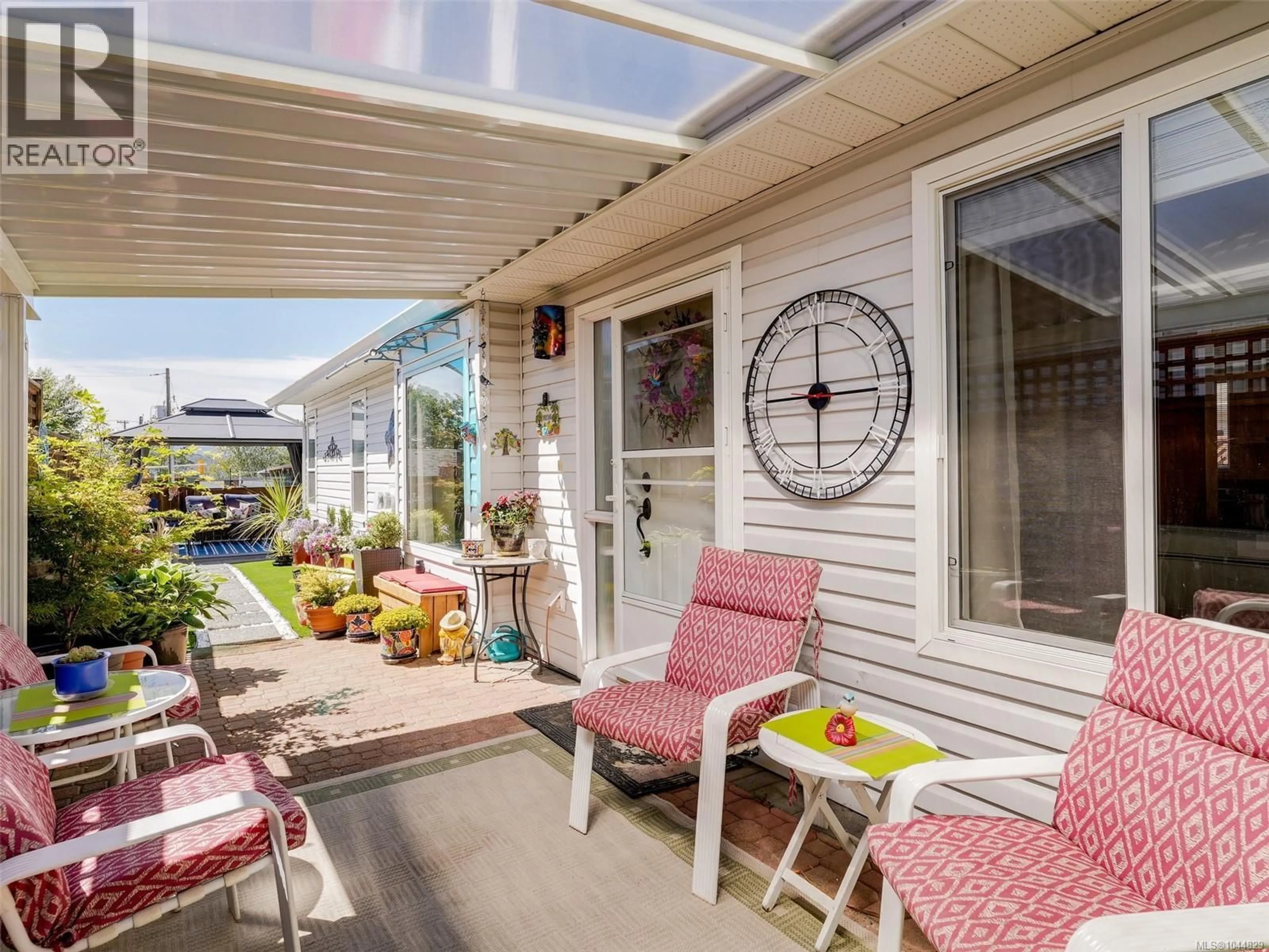 Patio, street for 19 EAGLE LANE, View Royal British Columbia V9A7M2