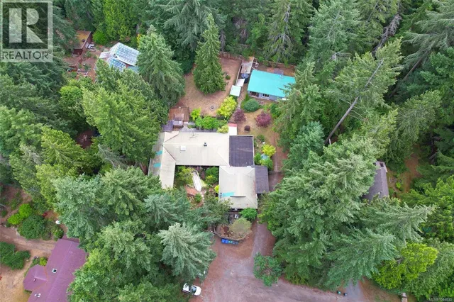 395 LYNGAIL PLACE, Gabriola Island 2