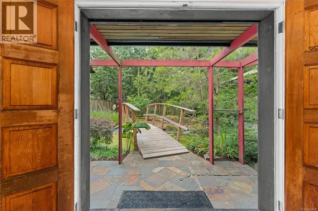 395 LYNGAIL PLACE, Gabriola Island 4