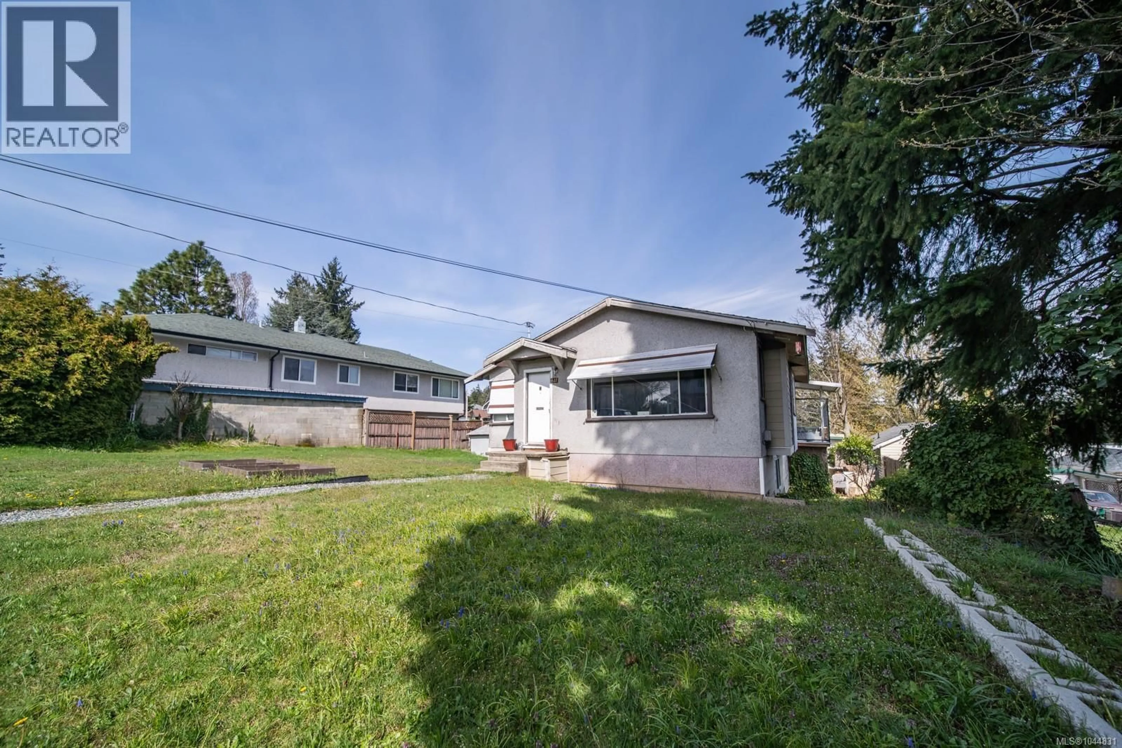 Unknown for 611 FIRST STREET, Nanaimo British Columbia V9R1Y8