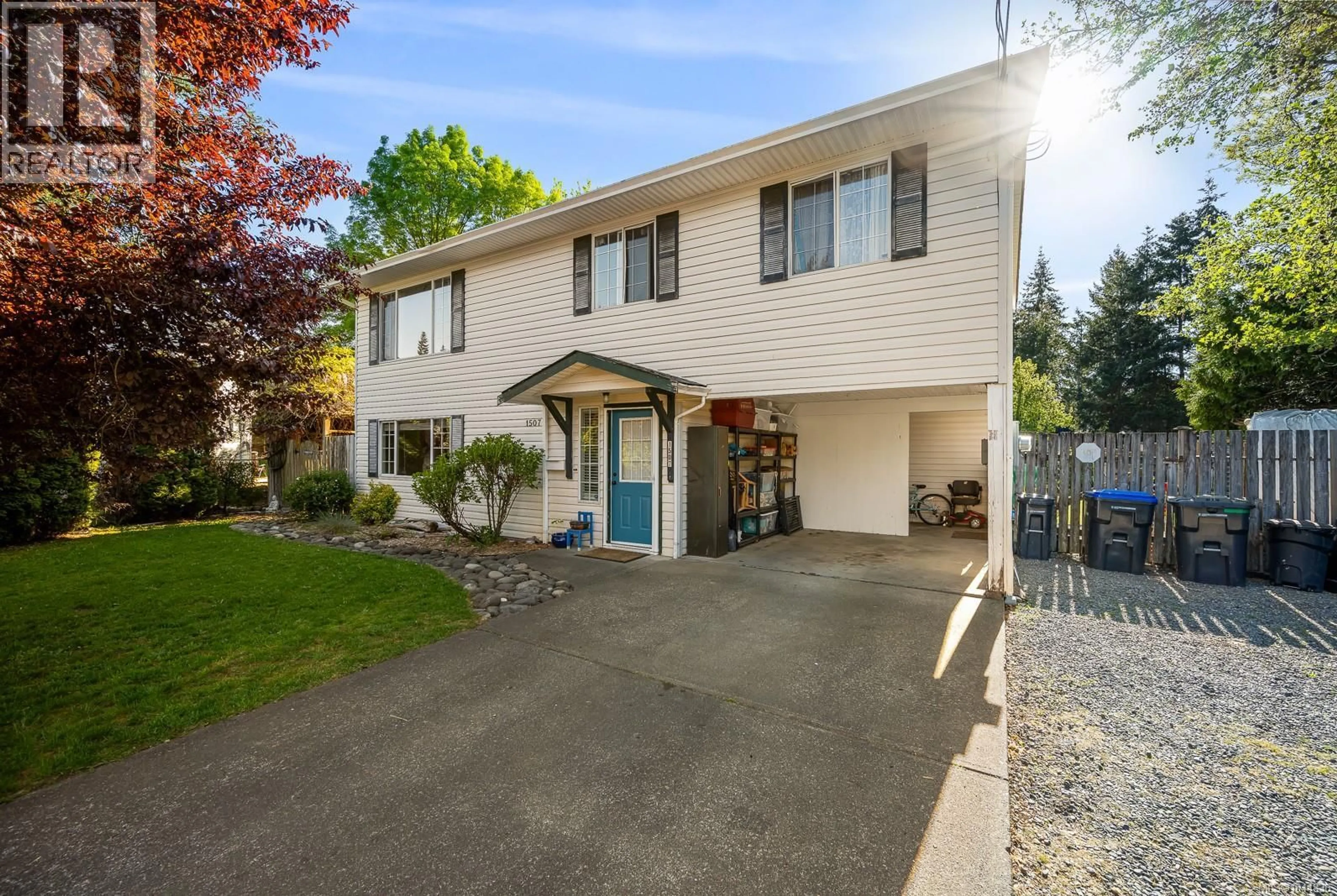 Home with vinyl exterior material, street for 1507 OSPREY PLACE, Courtenay British Columbia V9N7Y1
