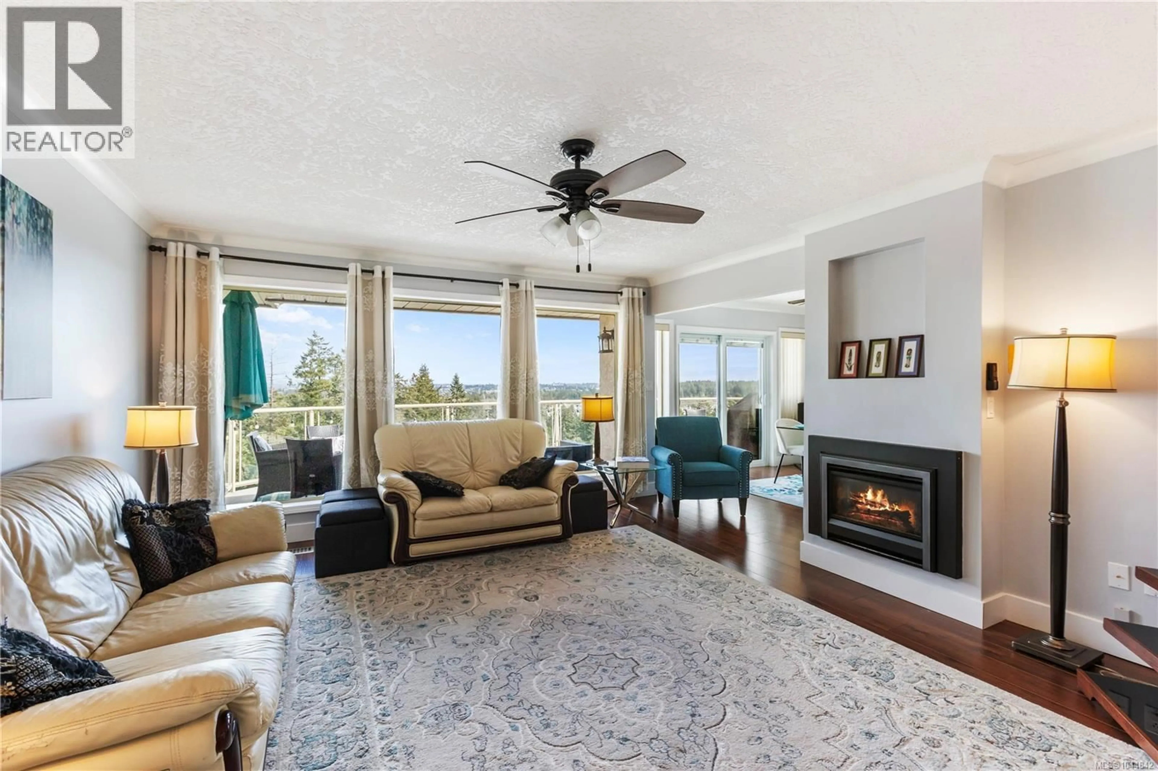 Living room with furniture, unknown for 380 CRYSTALVIEW TERRACE, Langford British Columbia V9B5S5