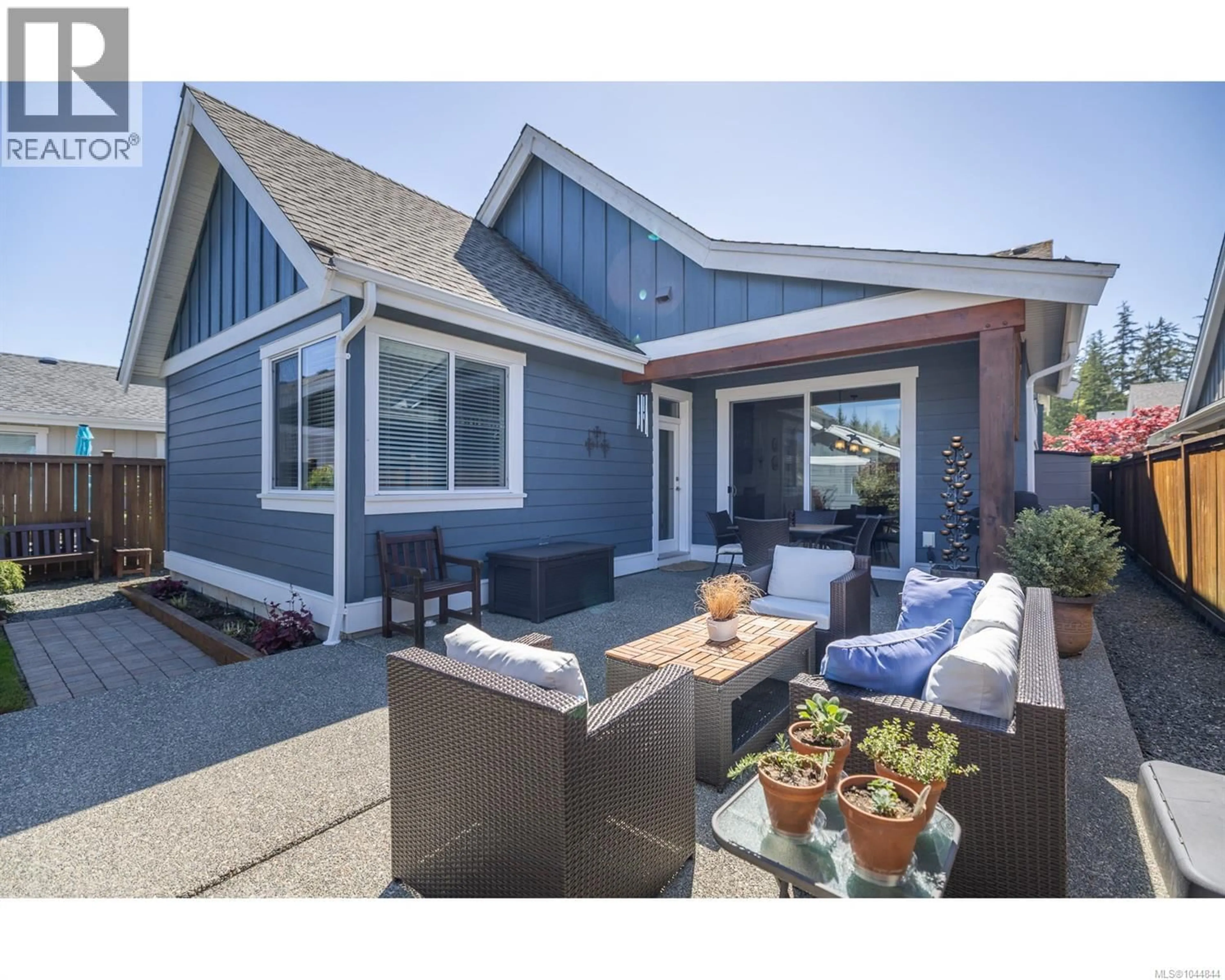 Home with vinyl exterior material, street for 749 WEST RIDGE WAY, Qualicum Beach British Columbia V9K0A9