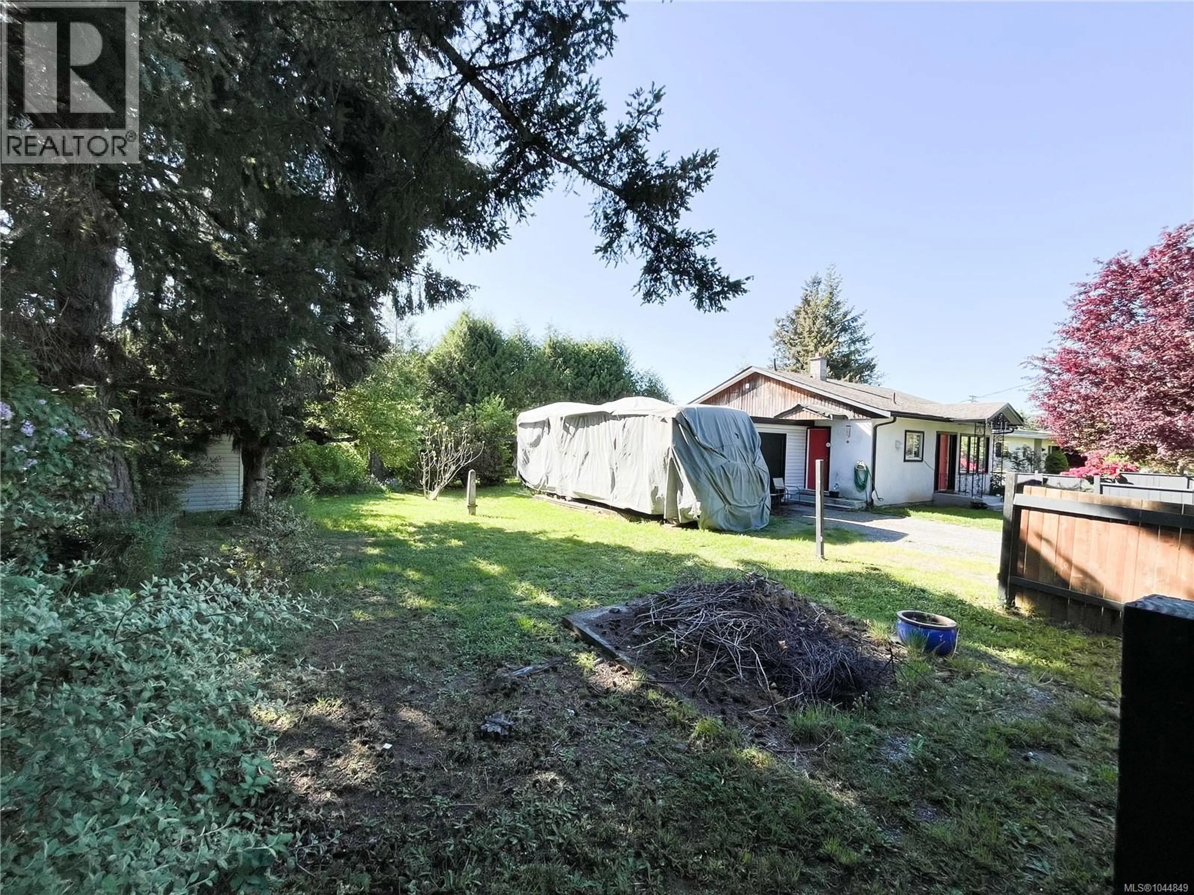 A pic from outside/outdoor area/front of a property/back of a property/a pic from drone, street for 1193 DIGNAN ROAD, Central Saanich British Columbia V8M1H4