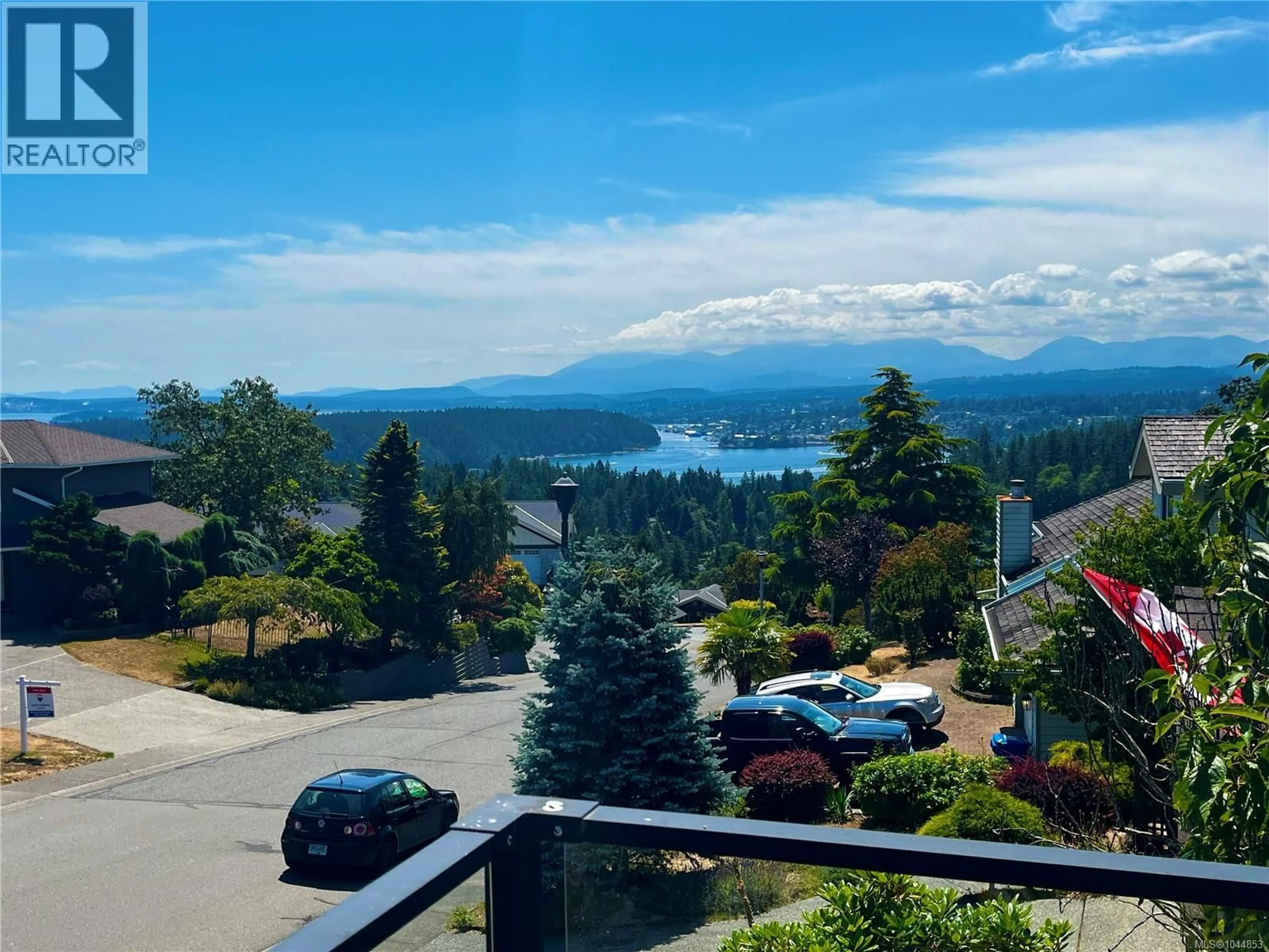 A pic from outside/outdoor area/front of a property/back of a property/a pic from drone, water/lake/river/ocean view for 3702 GLEN OAKS DRIVE, Nanaimo British Columbia V9V1N9