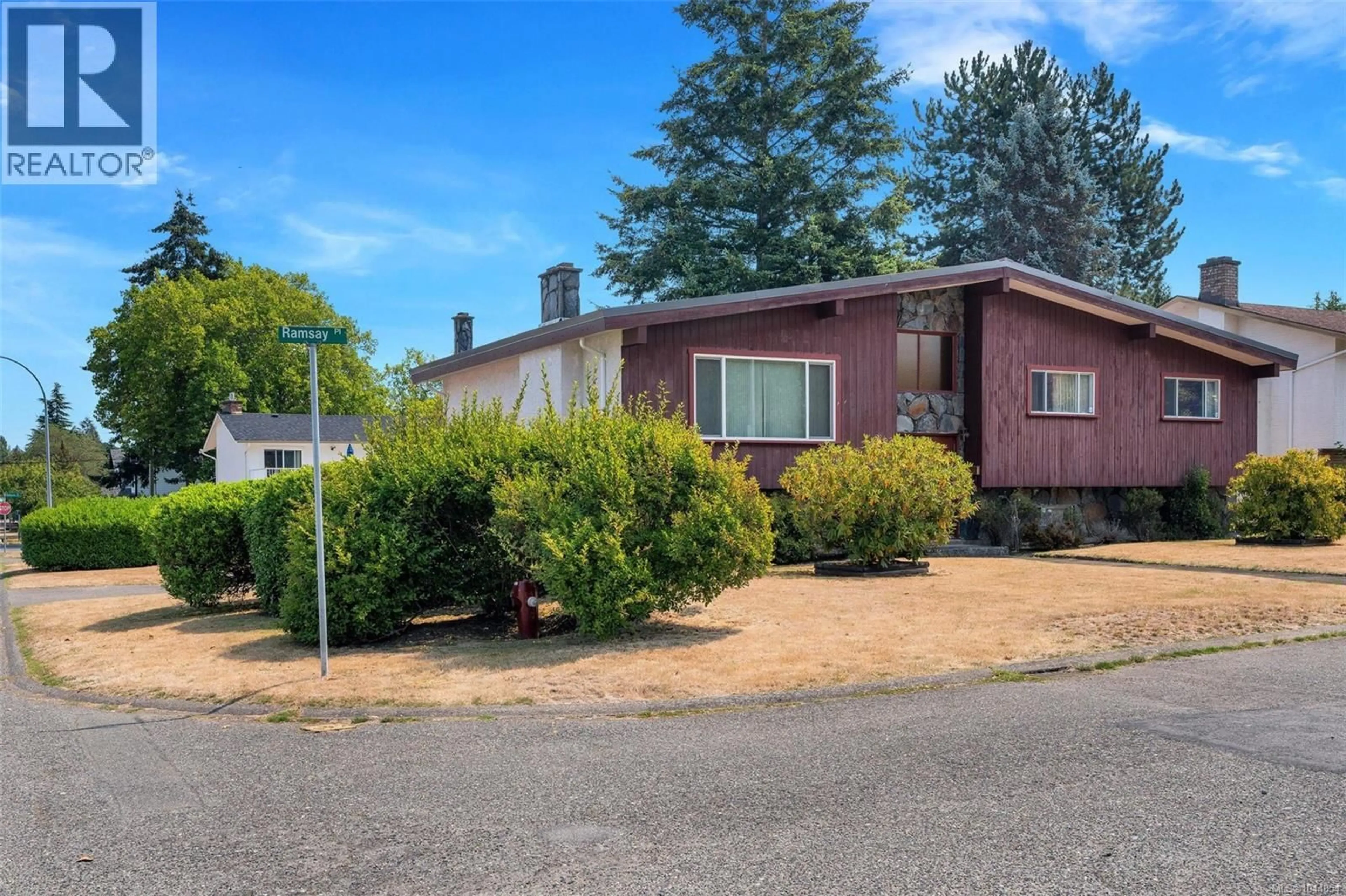 Home with vinyl exterior material, street for 4333 RAMSAY PLACE, Saanich British Columbia V8N4Y8