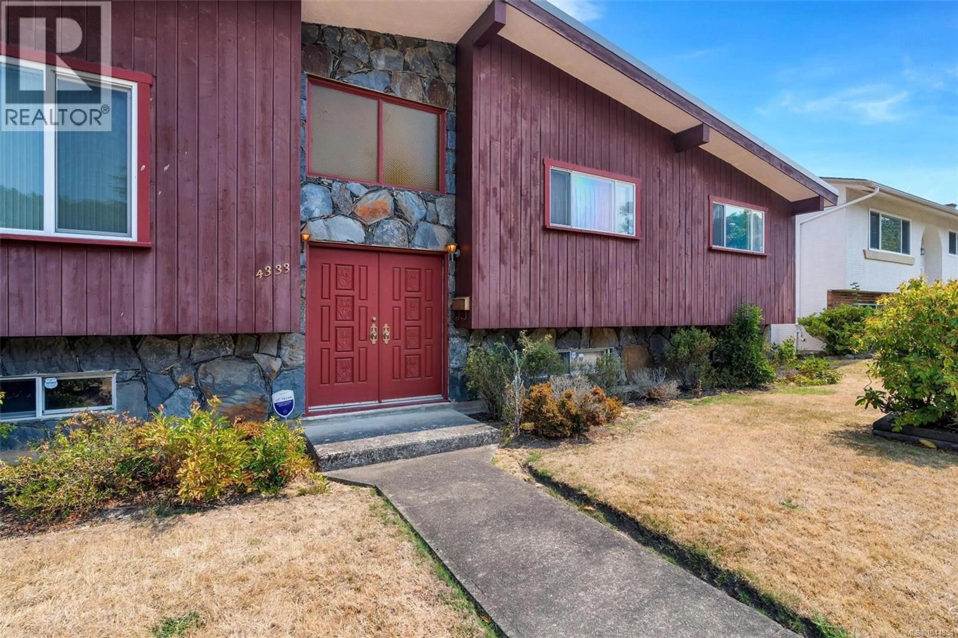 Home with vinyl exterior material, street for 4333 RAMSAY PLACE, Saanich British Columbia V8N4Y8