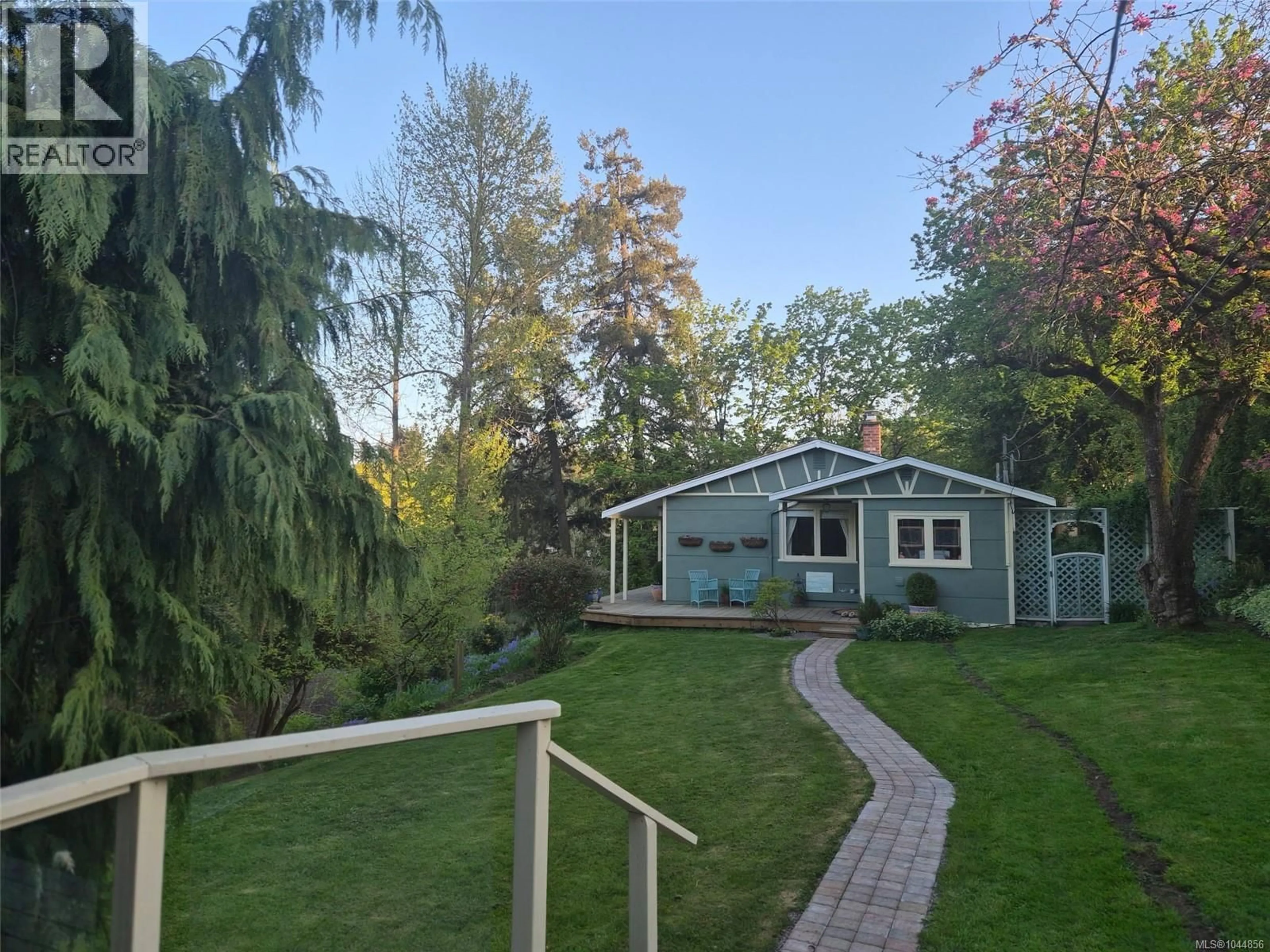 A pic from outside/outdoor area/front of a property/back of a property/a pic from drone, unknown for 2942 SHERMAN ROAD, Duncan British Columbia V9L2B6