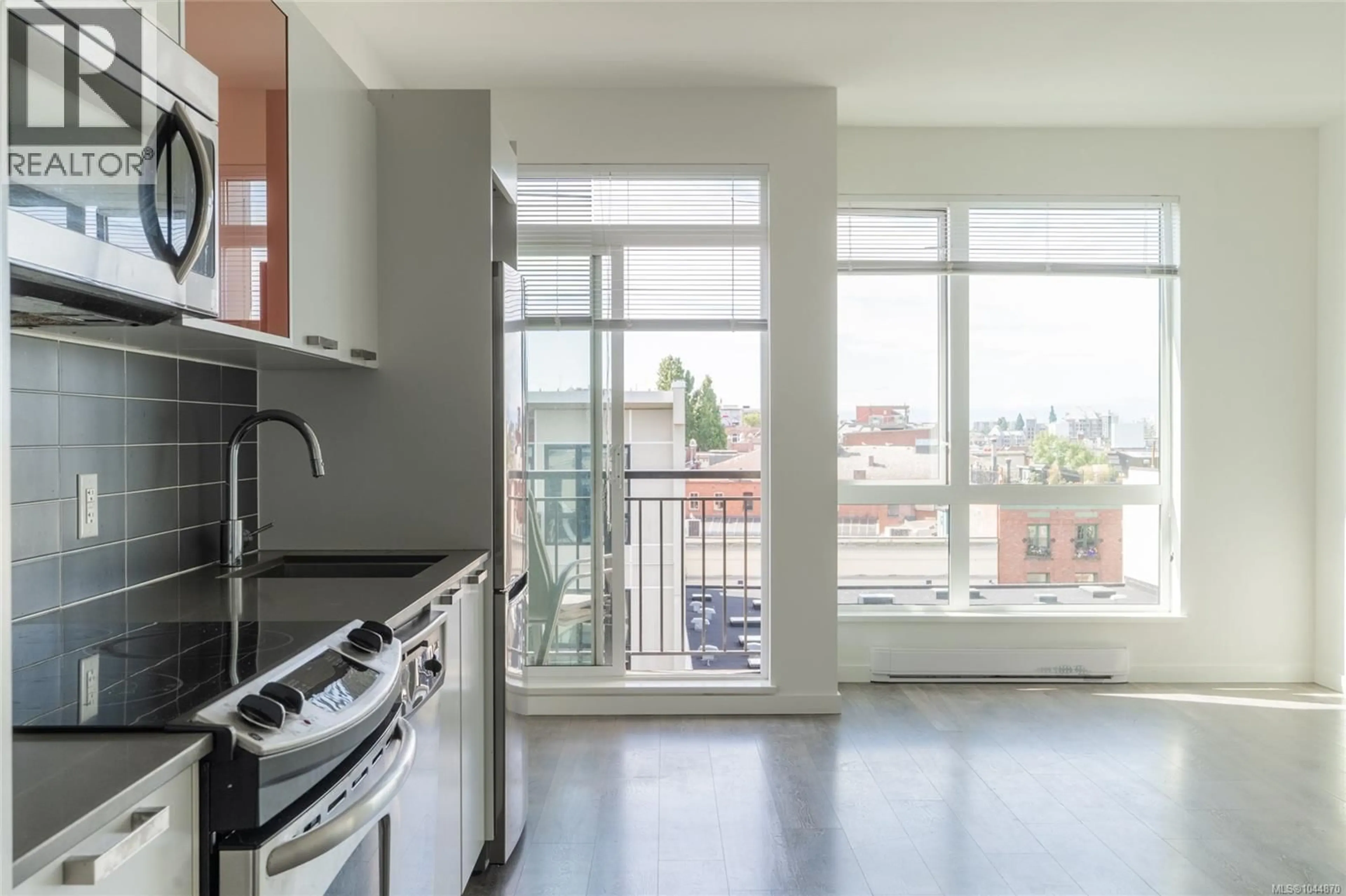 Standard kitchen, unknown for 510 - 517 FISGARD STREET, Victoria British Columbia V8W0C5