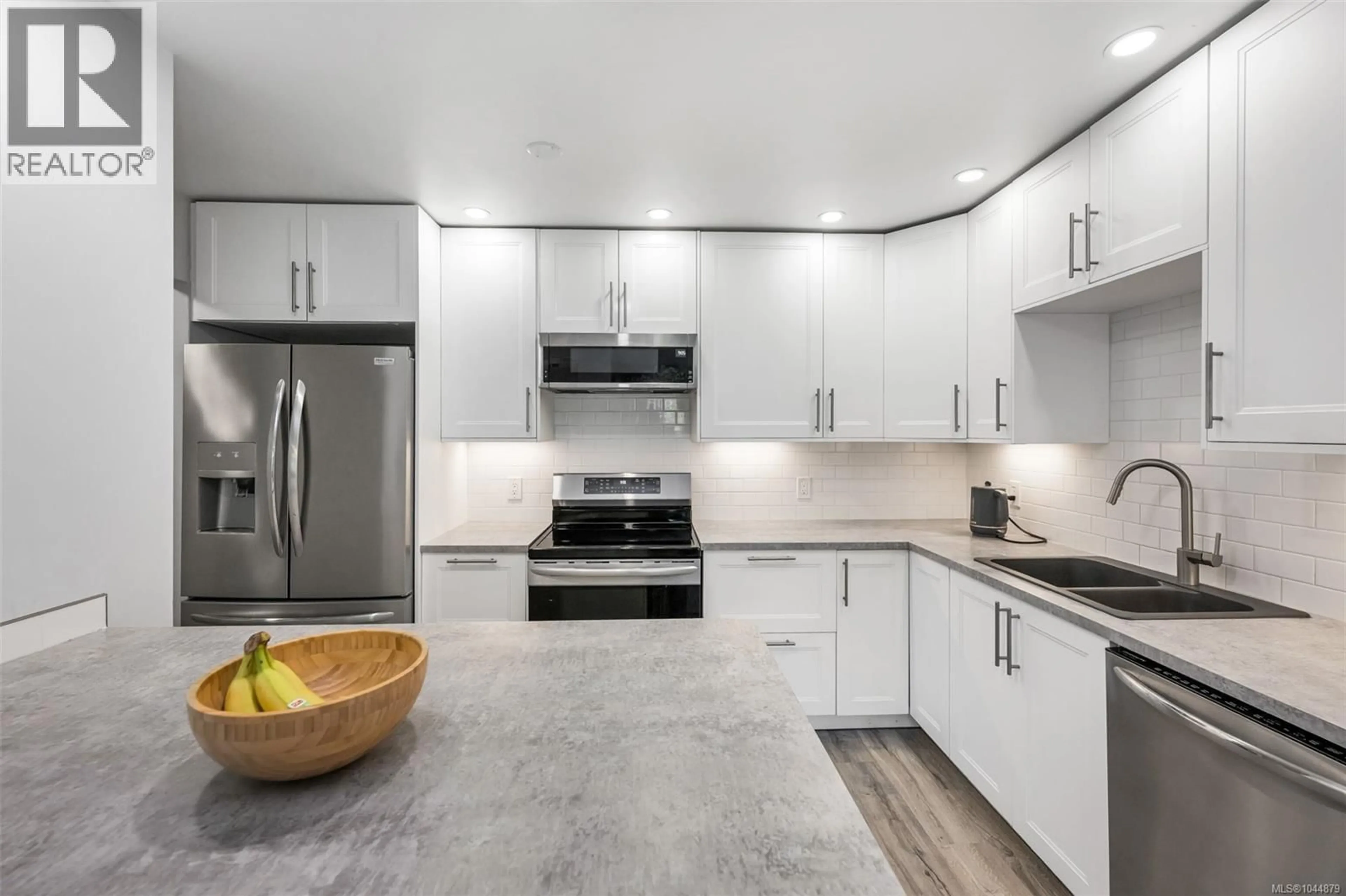 Contemporary kitchen, ceramic/tile floor for 201 - 3900 SHELBOURNE STREET, Saanich British Columbia V8P4H8