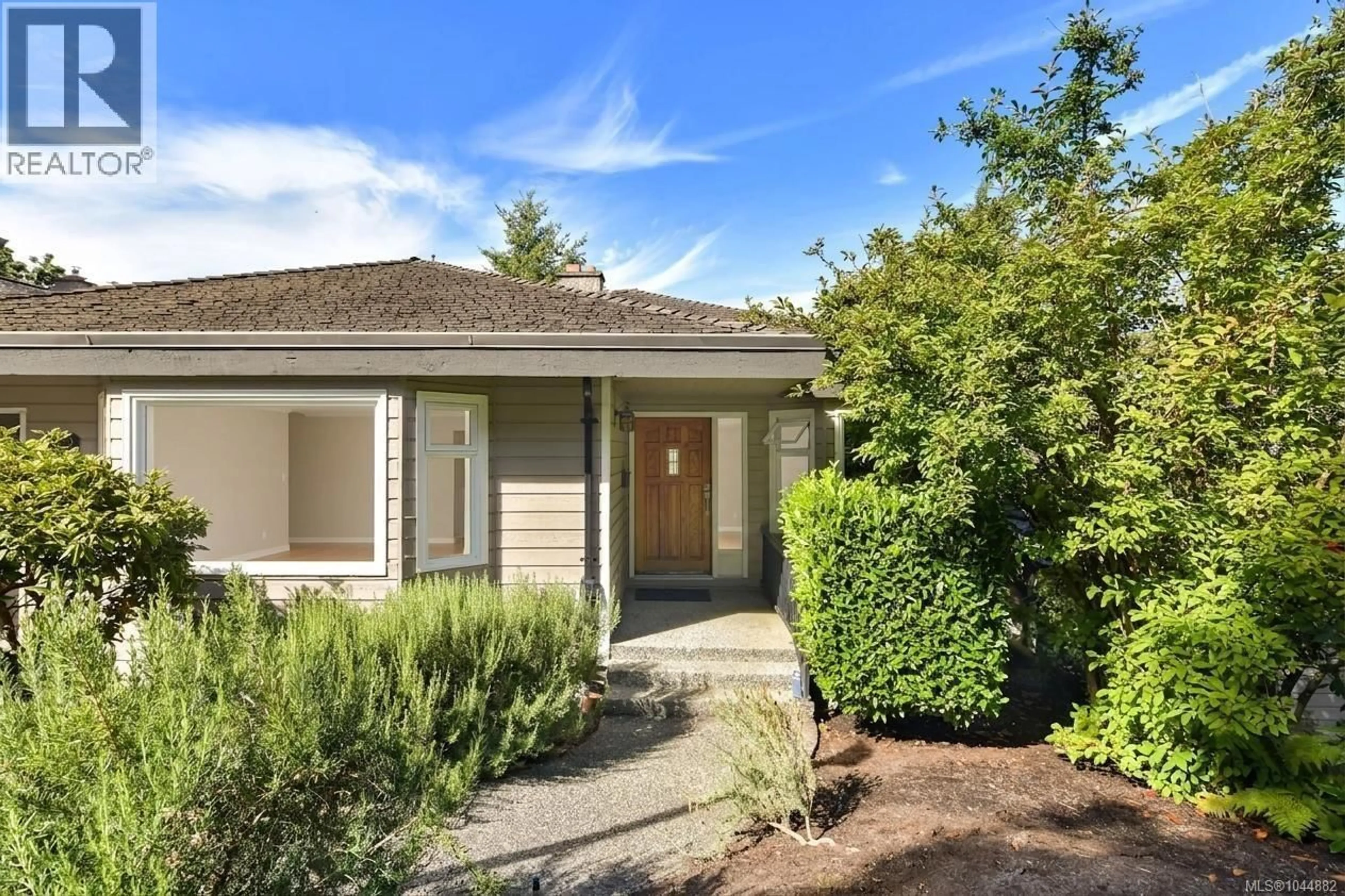 Unknown for 109 - 2829 ARBUTUS ROAD, Saanich British Columbia V8N5X5