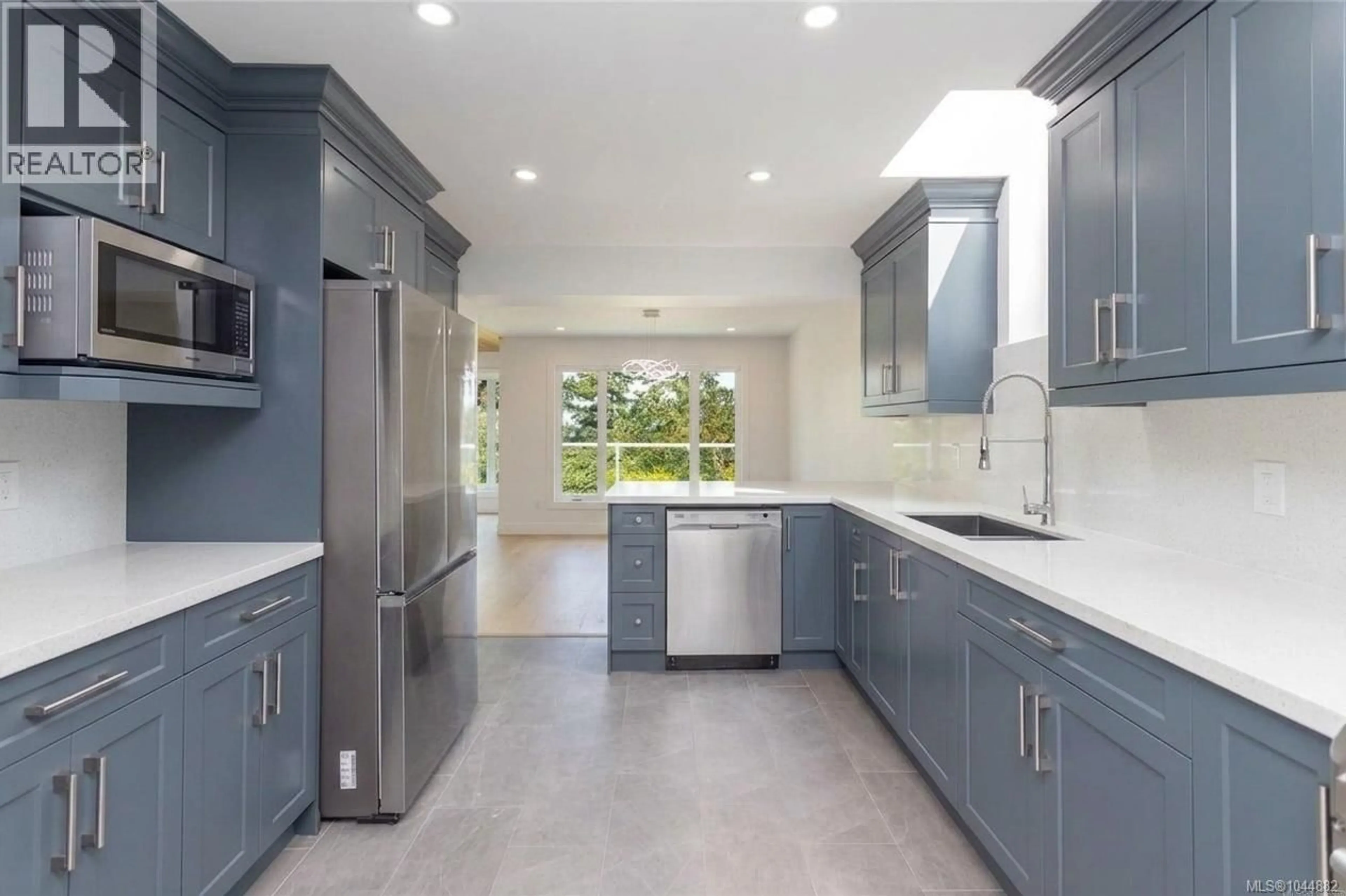 Contemporary kitchen, ceramic/tile floor for 109 - 2829 ARBUTUS ROAD, Saanich British Columbia V8N5X5