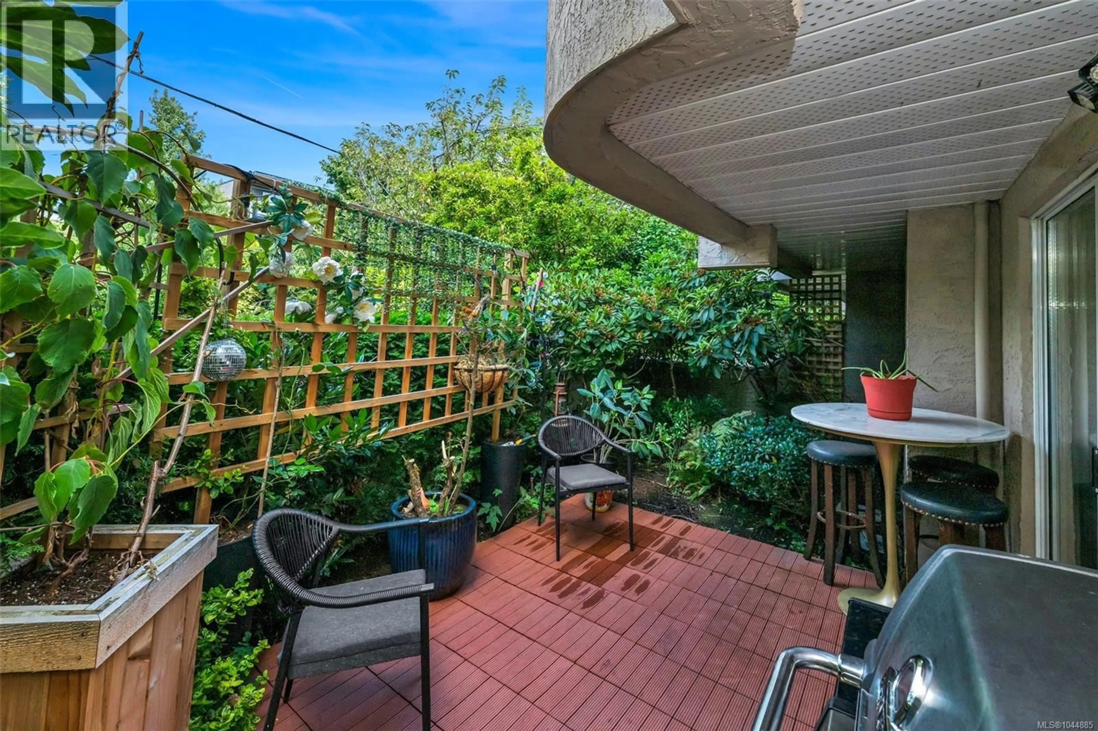 Patio, street for 102 - 1223 JOHNSON STREET, Victoria British Columbia V8V3N9