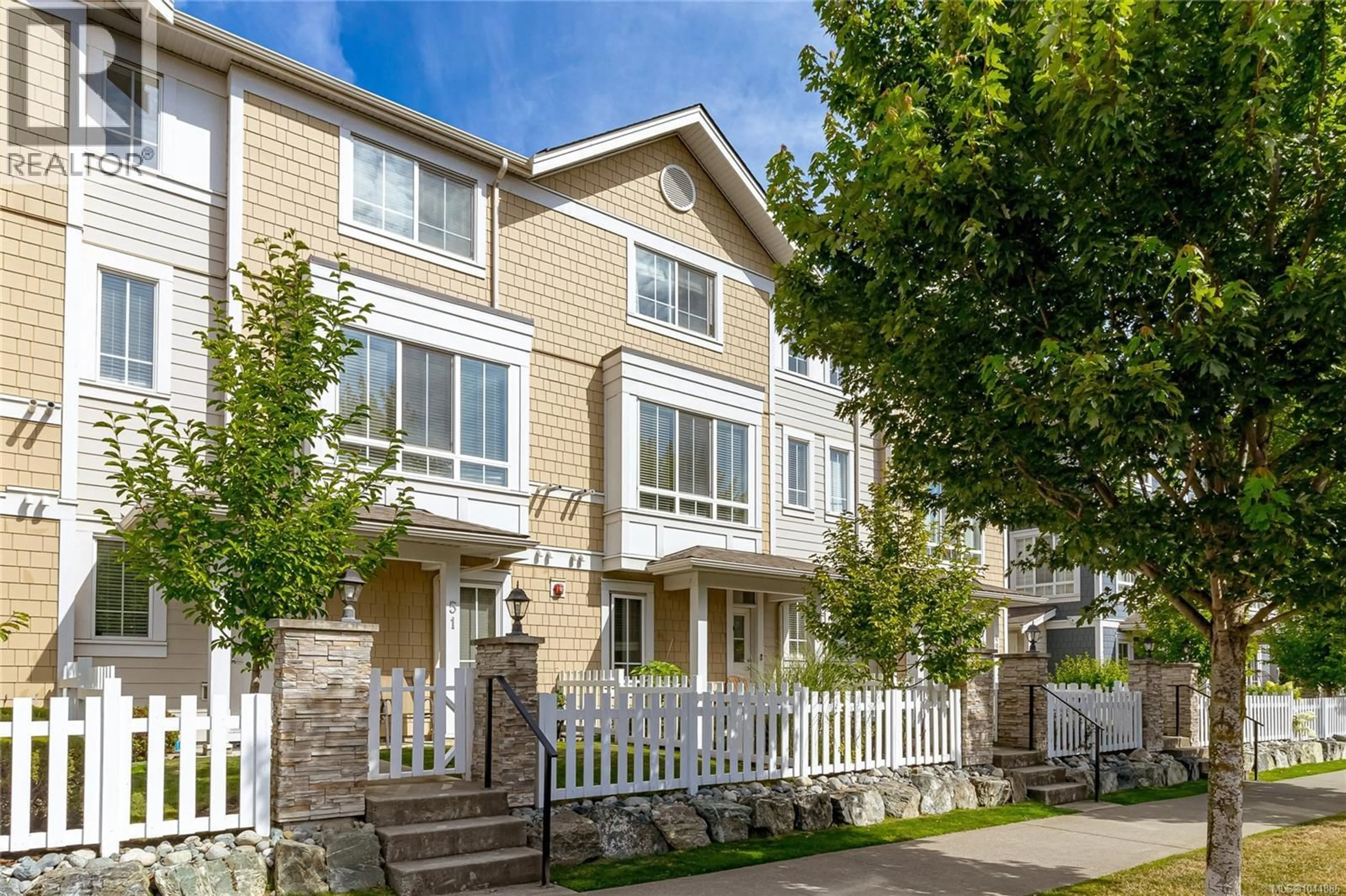 Home with vinyl exterior material, street for 50 - 370 LATORIA BOULEVARD, Colwood British Columbia V9C0N9