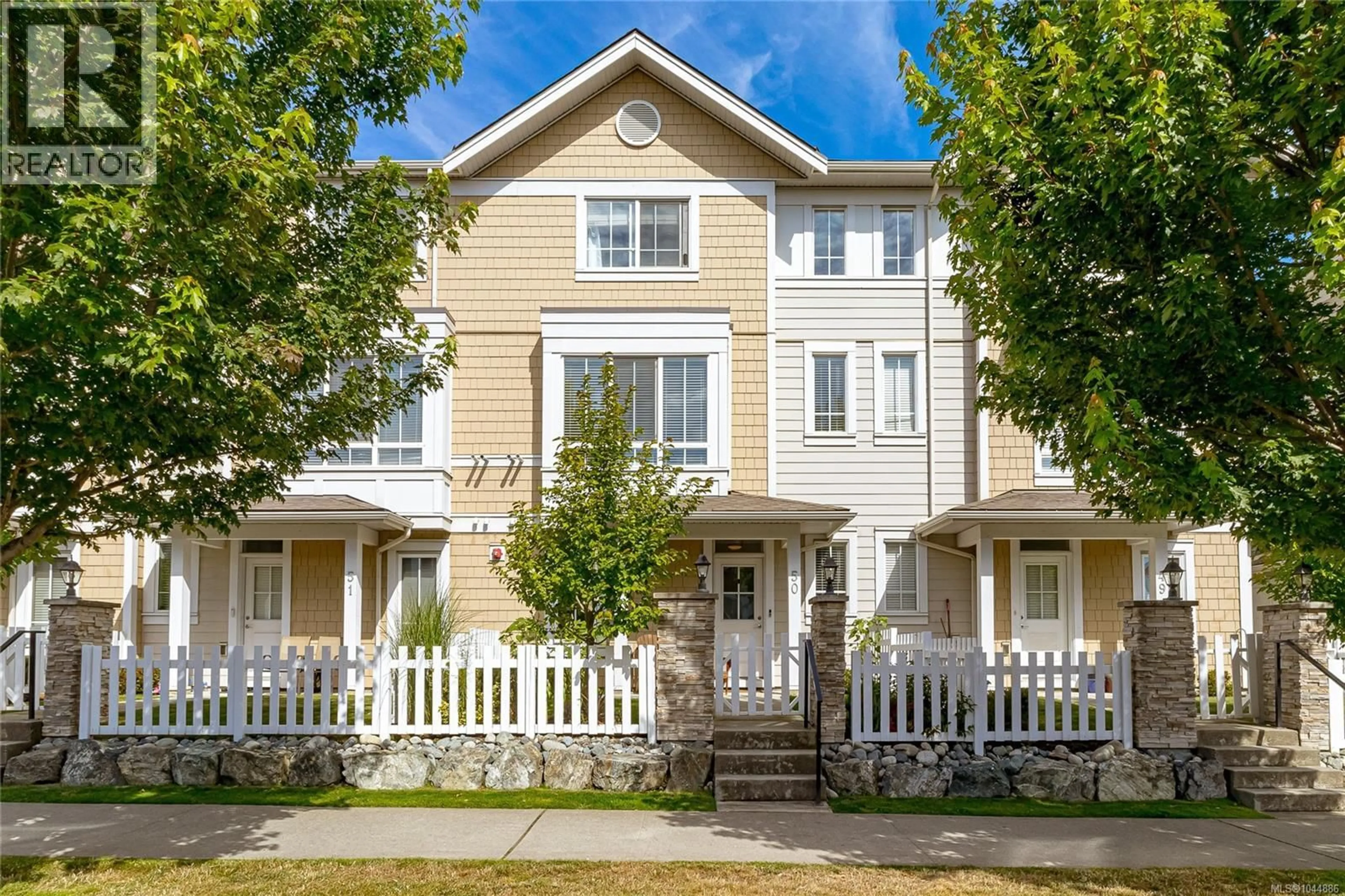 Home with vinyl exterior material, street for 50 - 370 LATORIA BOULEVARD, Colwood British Columbia V9C0N9