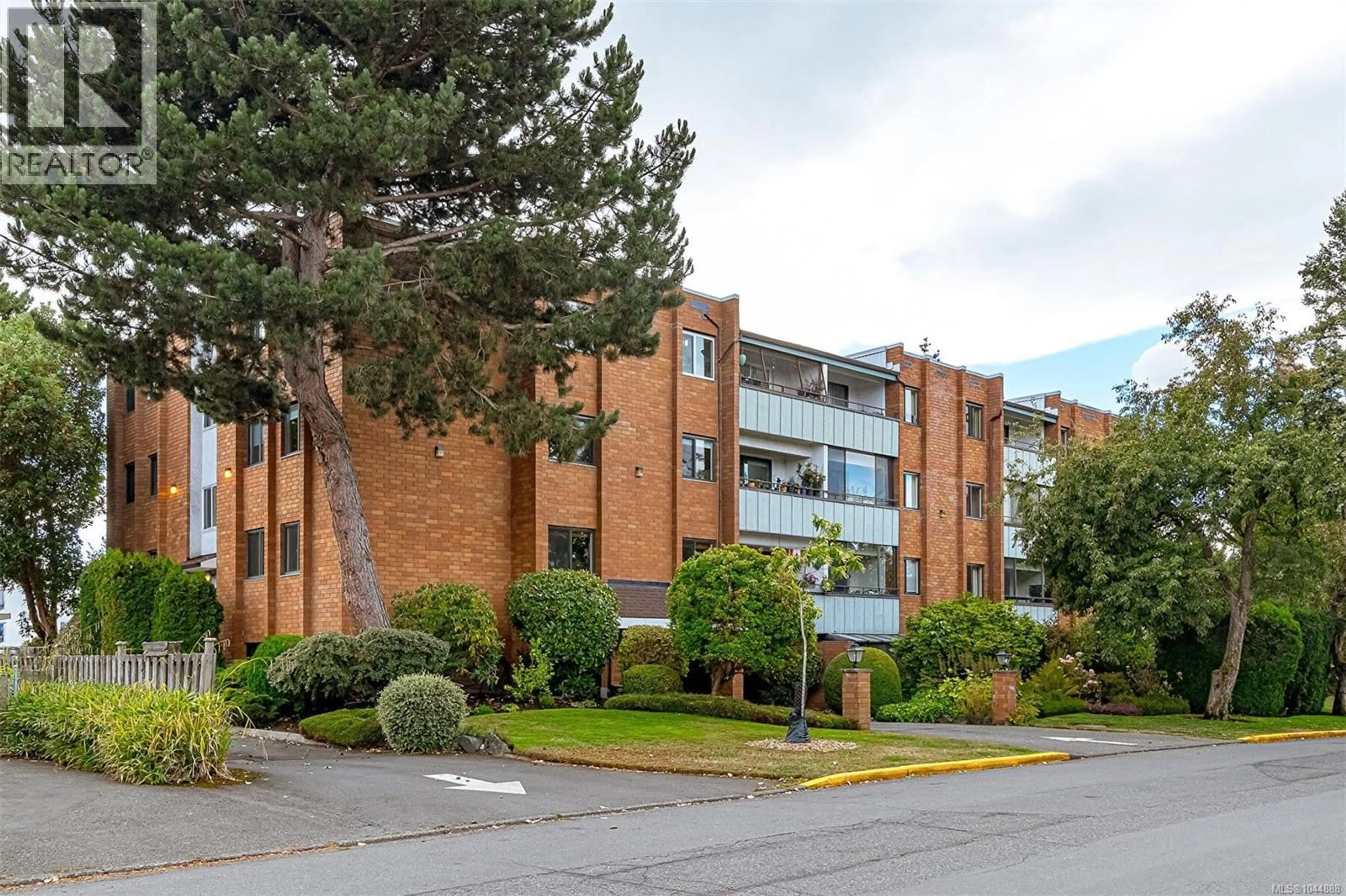 Patio, unknown for 203 - 853 SELKIRK AVENUE, Esquimalt British Columbia V9A2T7