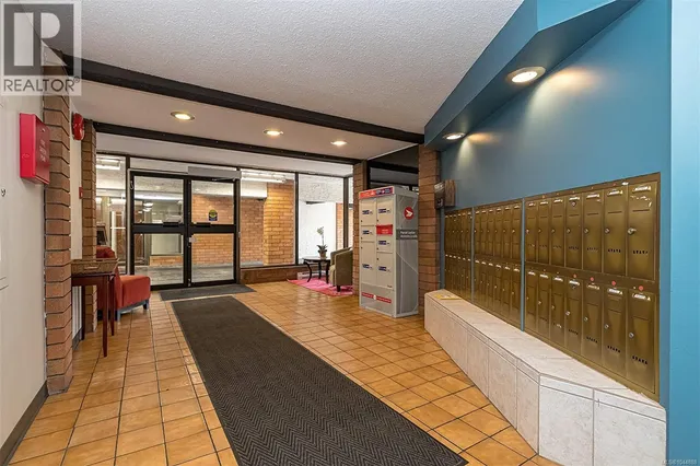 203 - 853 SELKIRK AVENUE, Esquimalt 4