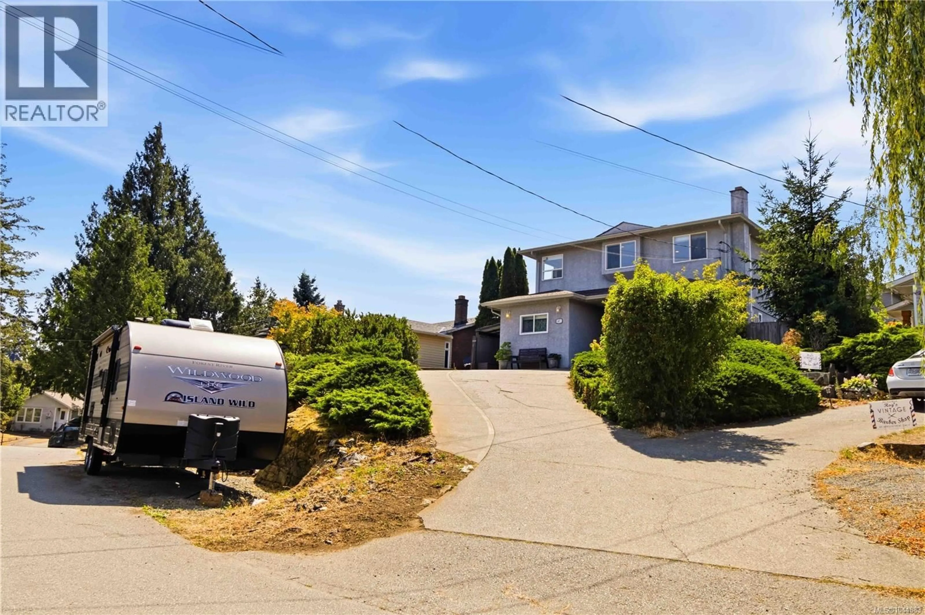 A pic from outside/outdoor area/front of a property/back of a property/a pic from drone, street for 687 DAYMEER PLACE, Langford British Columbia V9B5M4