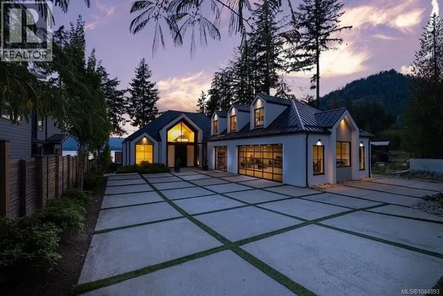 7380 LAKEFRONT DRIVE, Lake Cowichan 2
